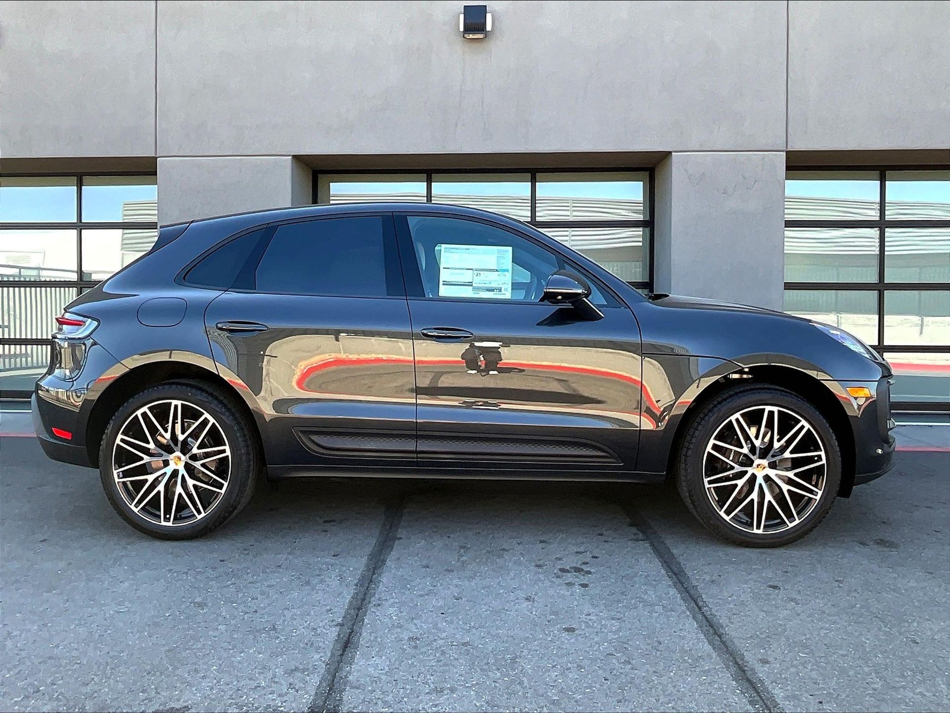 2025 Macan picture #6