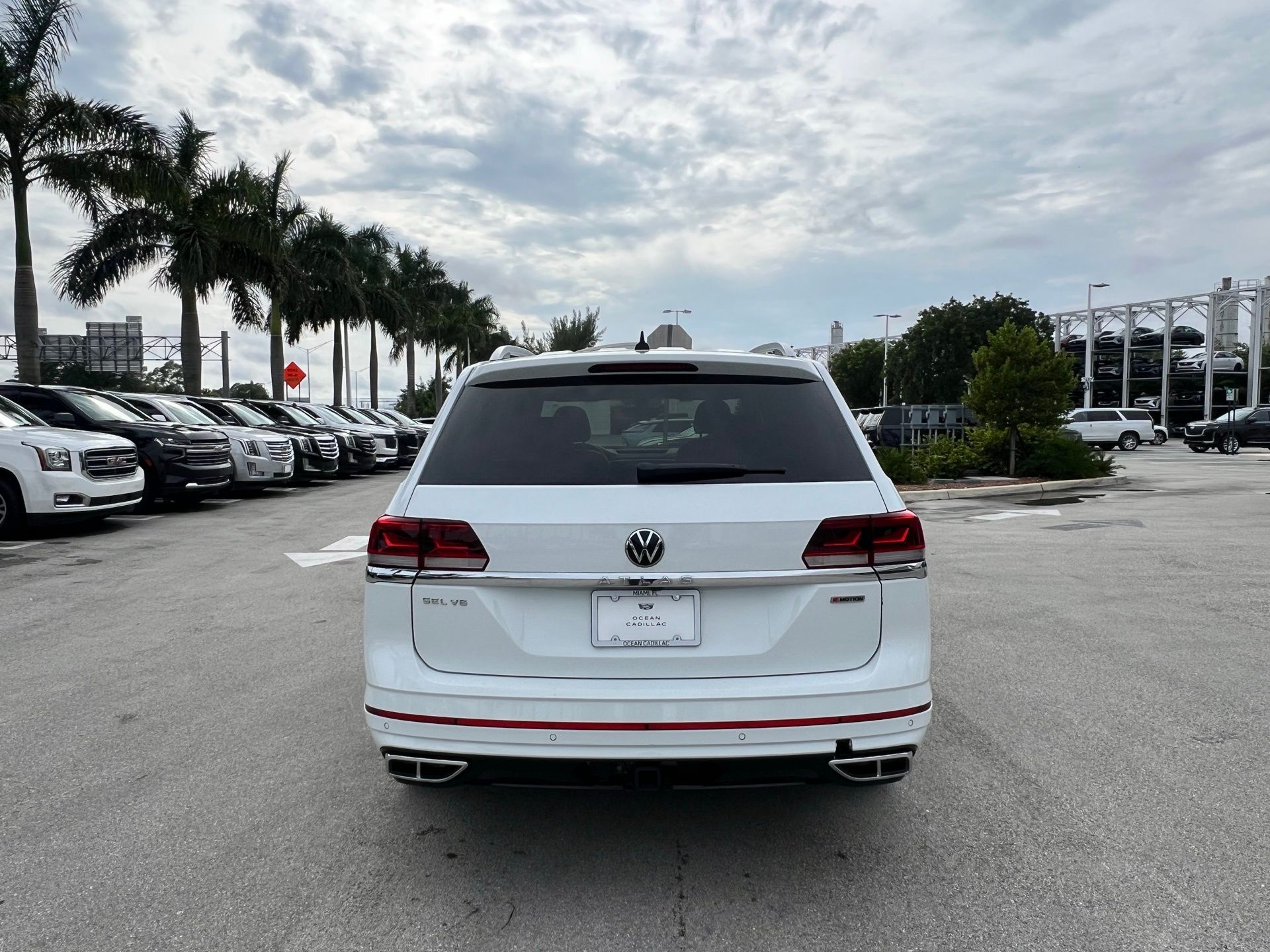 2022 Volkswagen Atlas 3.6L V6 SEL R-Line 25