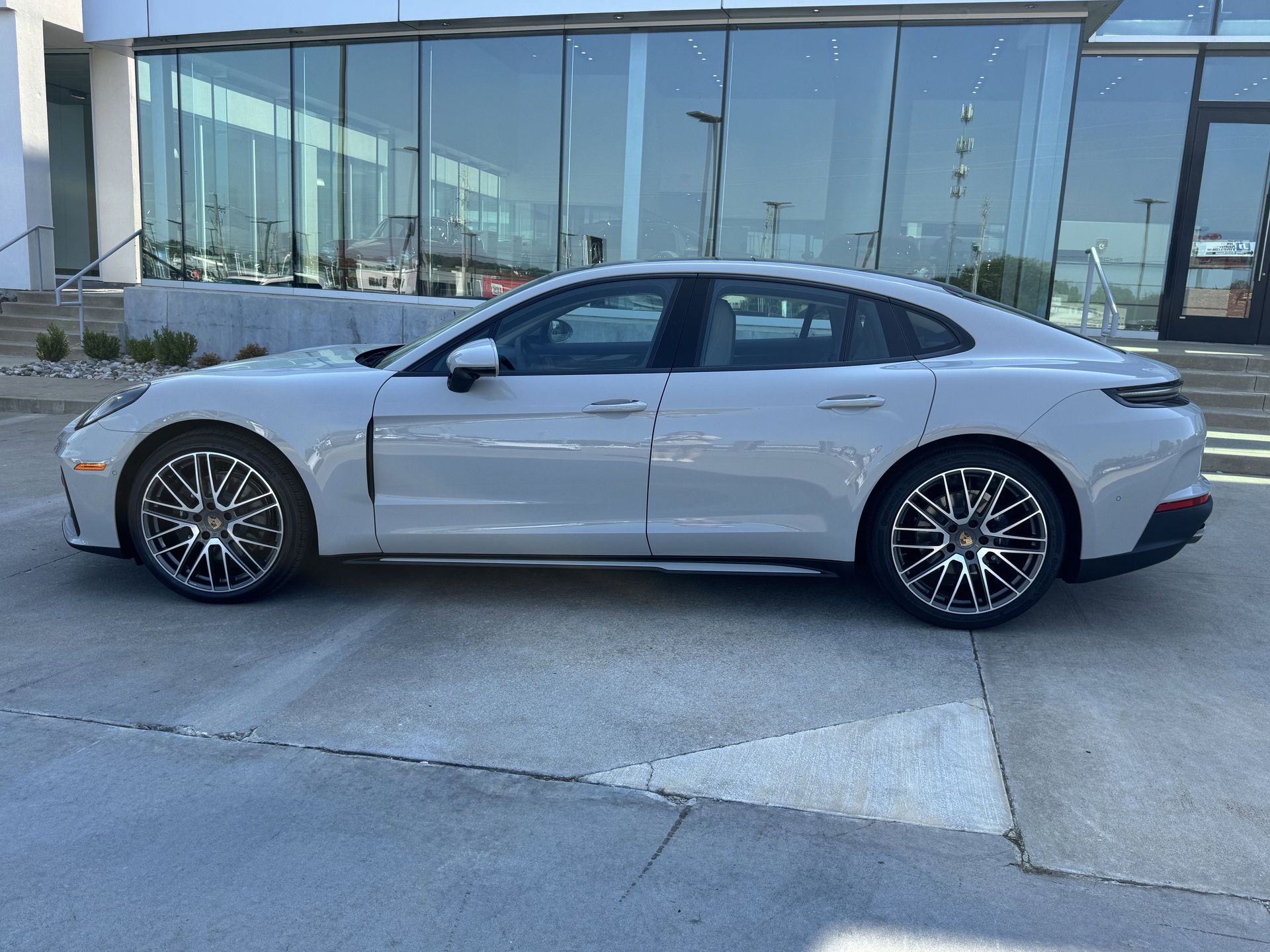 View vehicle photo 2