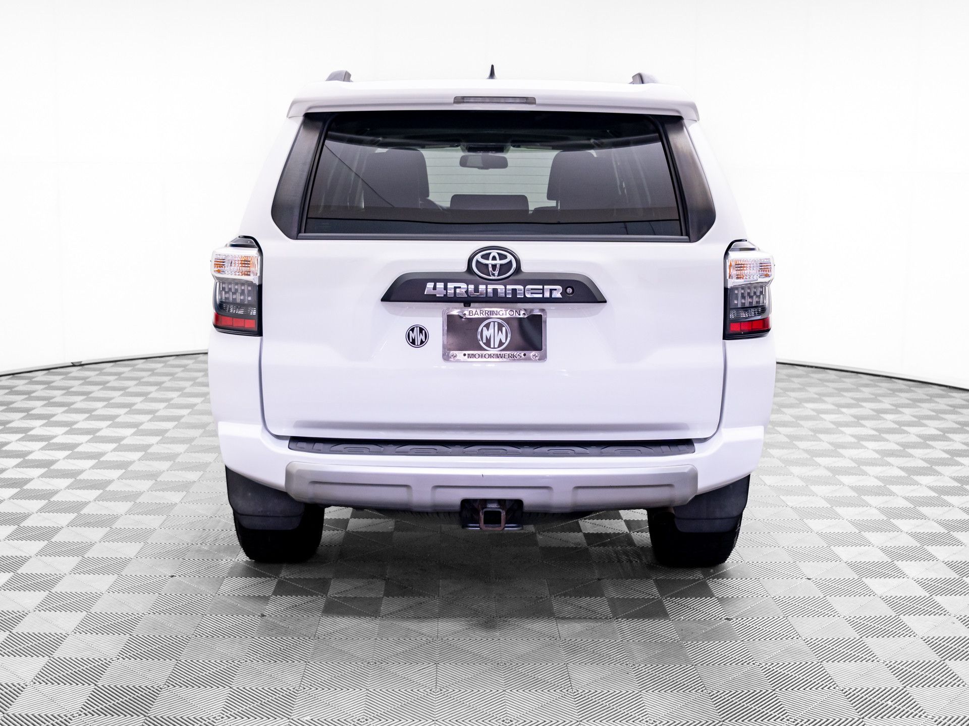 View vehicle photo 4