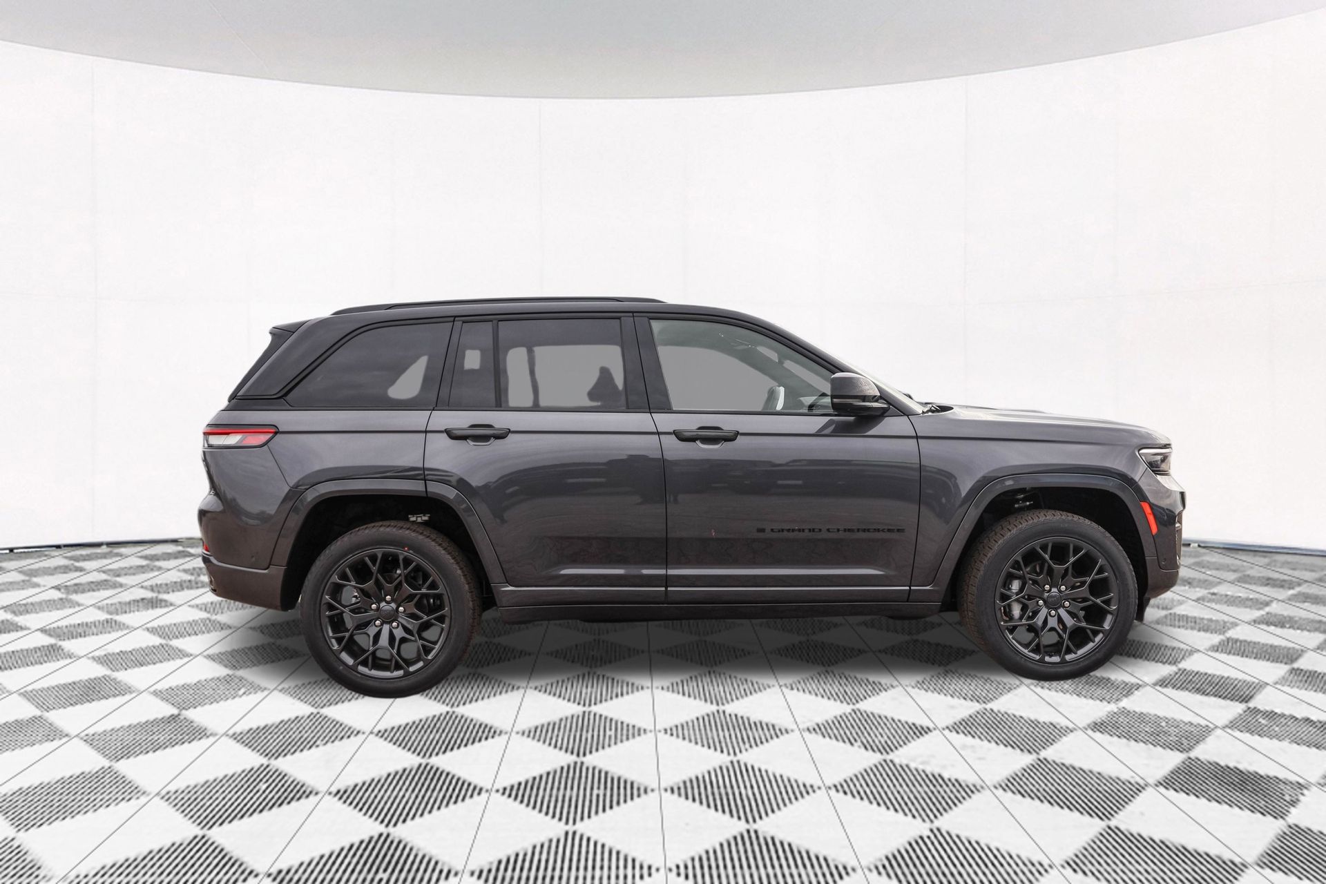 2025 JEEP GRAND CHEROKEE - Image 14