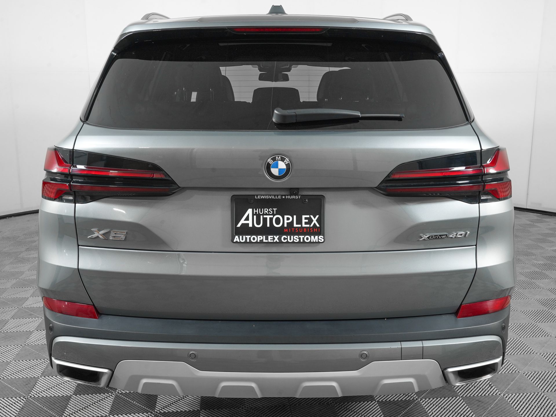 View vehicle photo 5