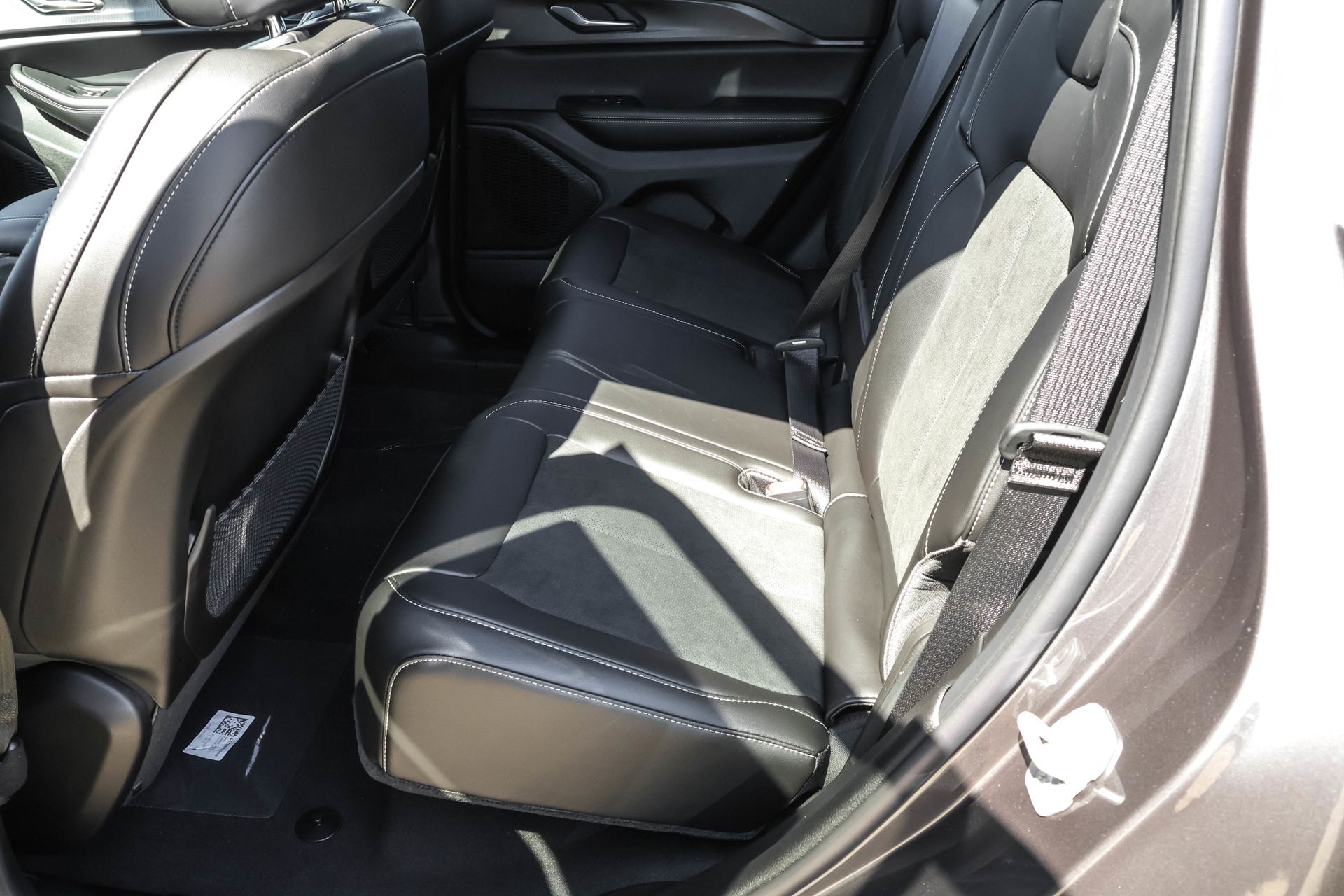 2025 JEEP GRAND CHEROKEE - Image 15