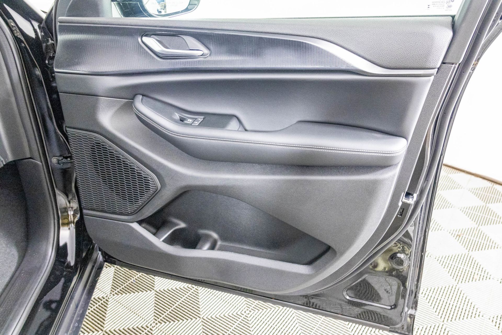 2025 JEEP GRAND CHEROKEE L - Image 36