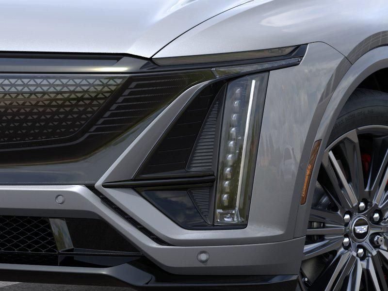 2026 Cadillac LYRIQ V-Series - 9