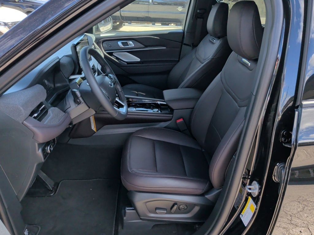 2026 Ford Explorer Platinum - 9