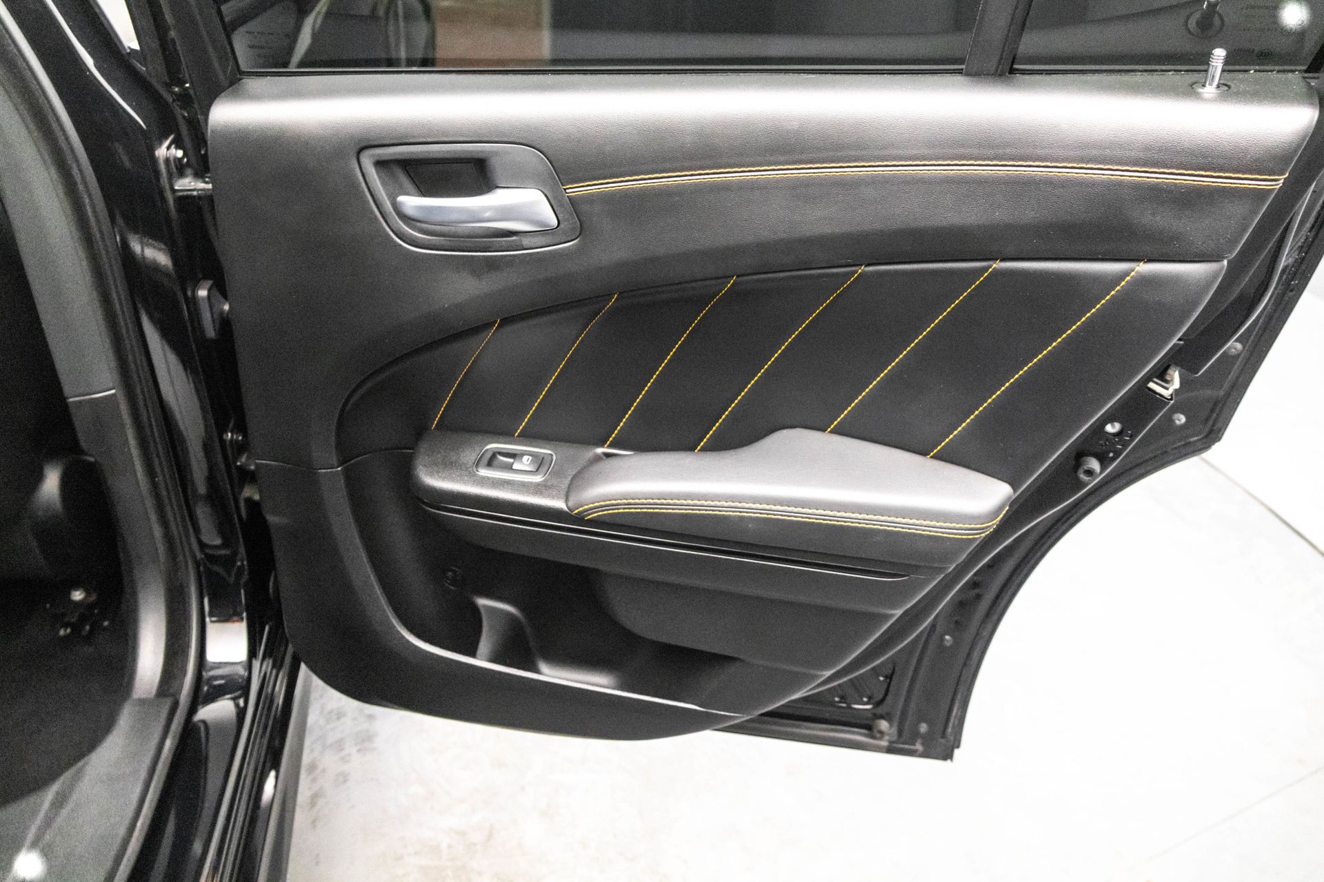 2023 DODGE CHARGER - Image 41