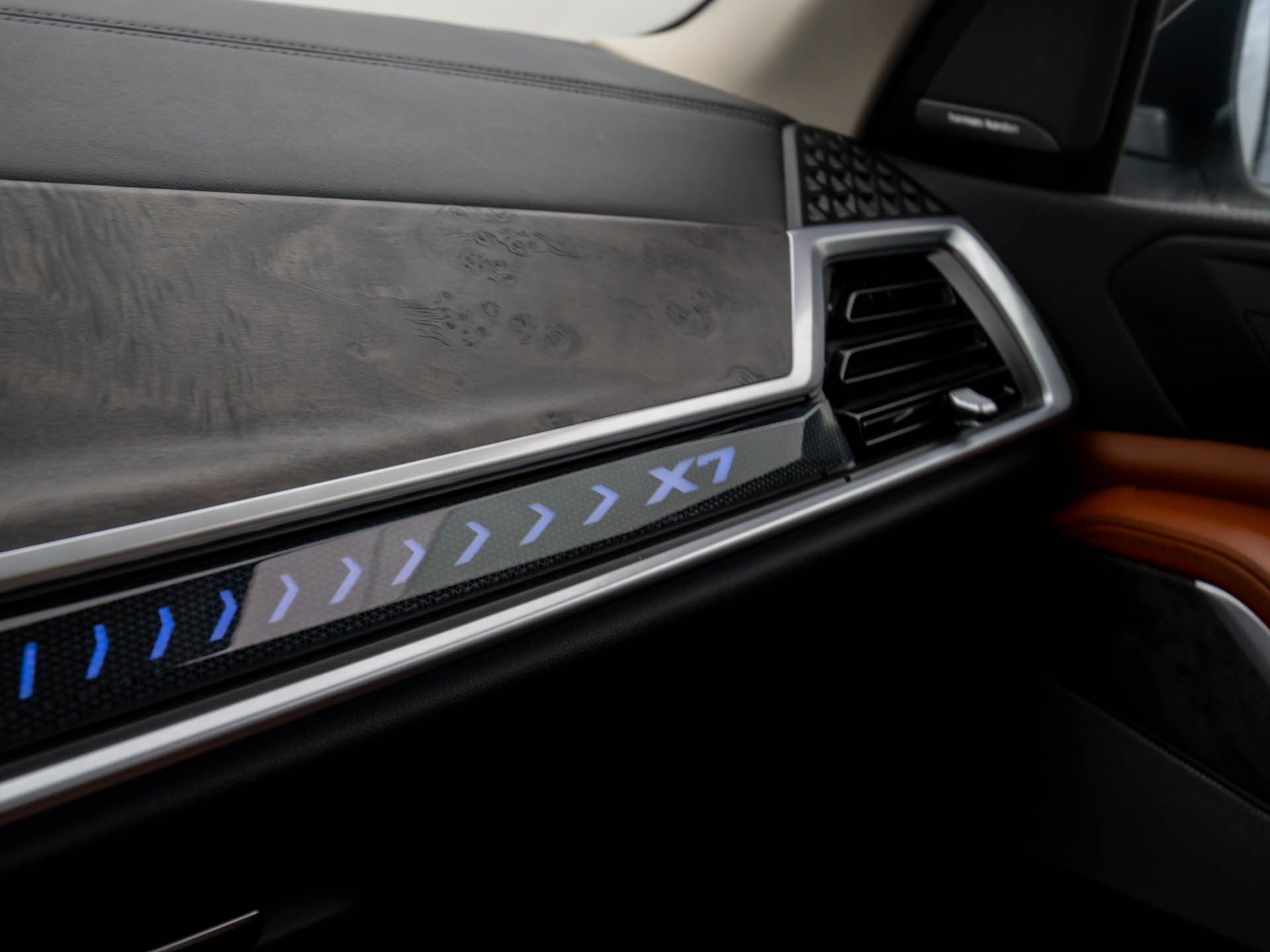 2023 BMW X7 xDrive40i photo