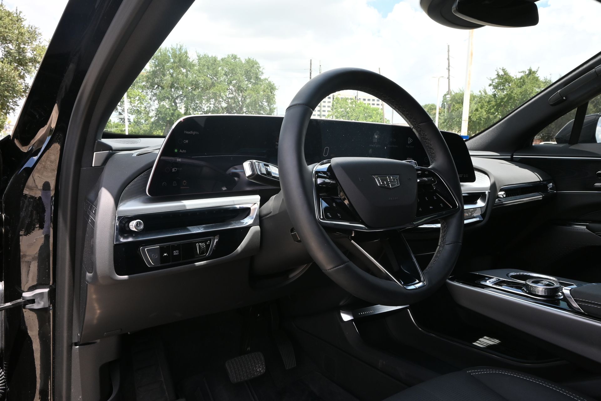 2025 Cadillac LYRIQ Luxury Black at Ultimate Motorsports