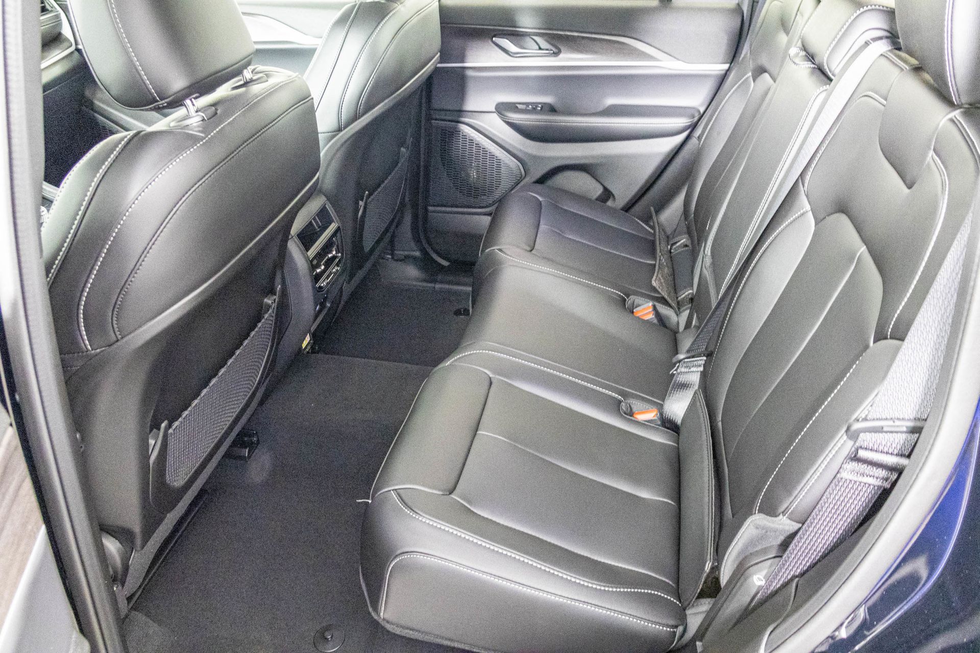 2025 JEEP GRAND CHEROKEE - Image 27