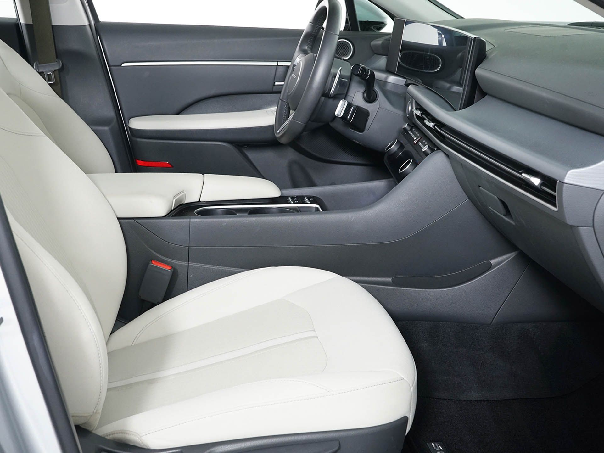 2025 Hyundai Sonata SEL - Photo 27