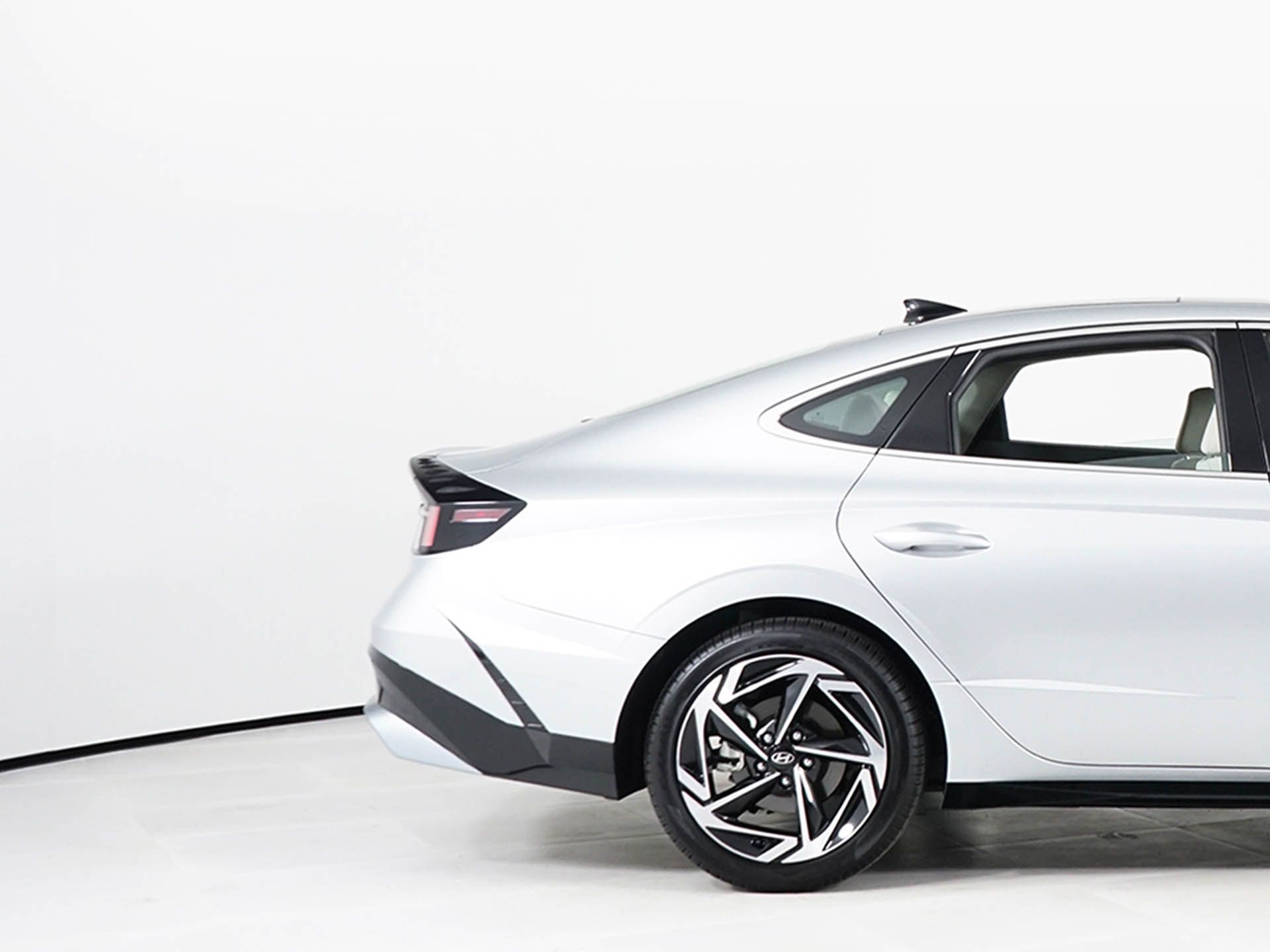 2025 Hyundai Sonata SEL - Photo 14