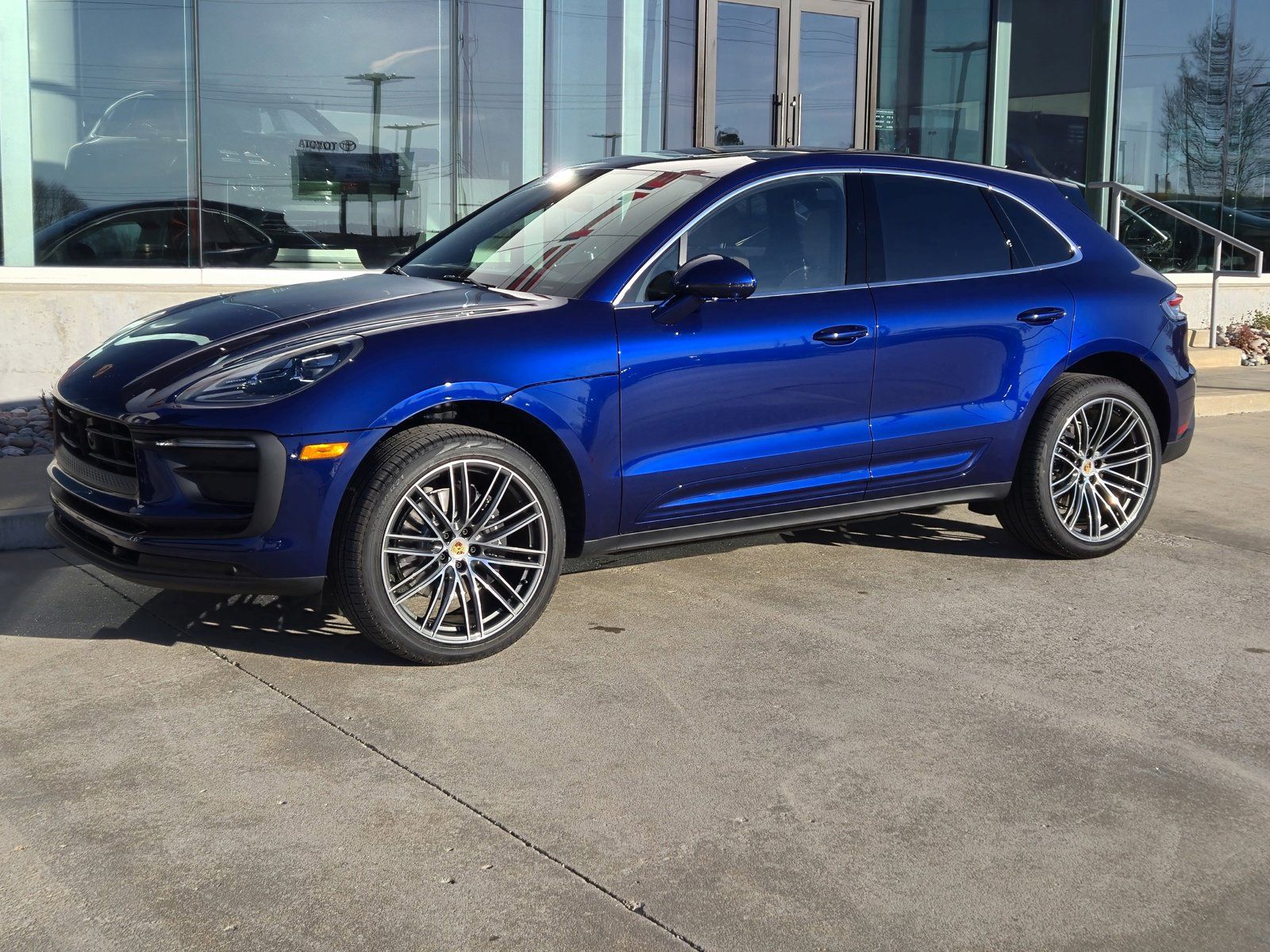 2025 Porsche Macan AWD