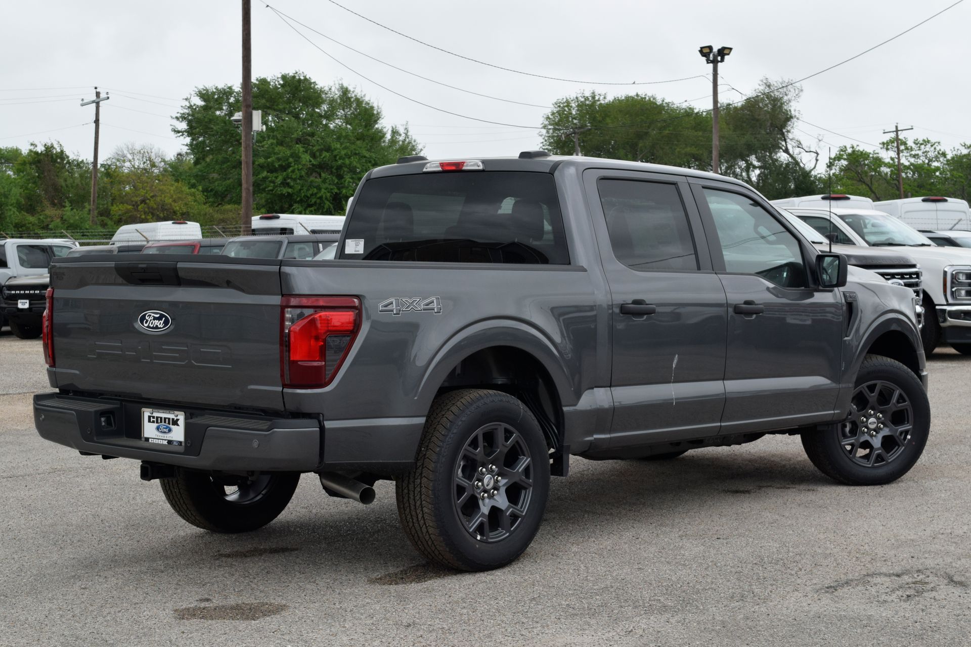 View vehicle photo 6