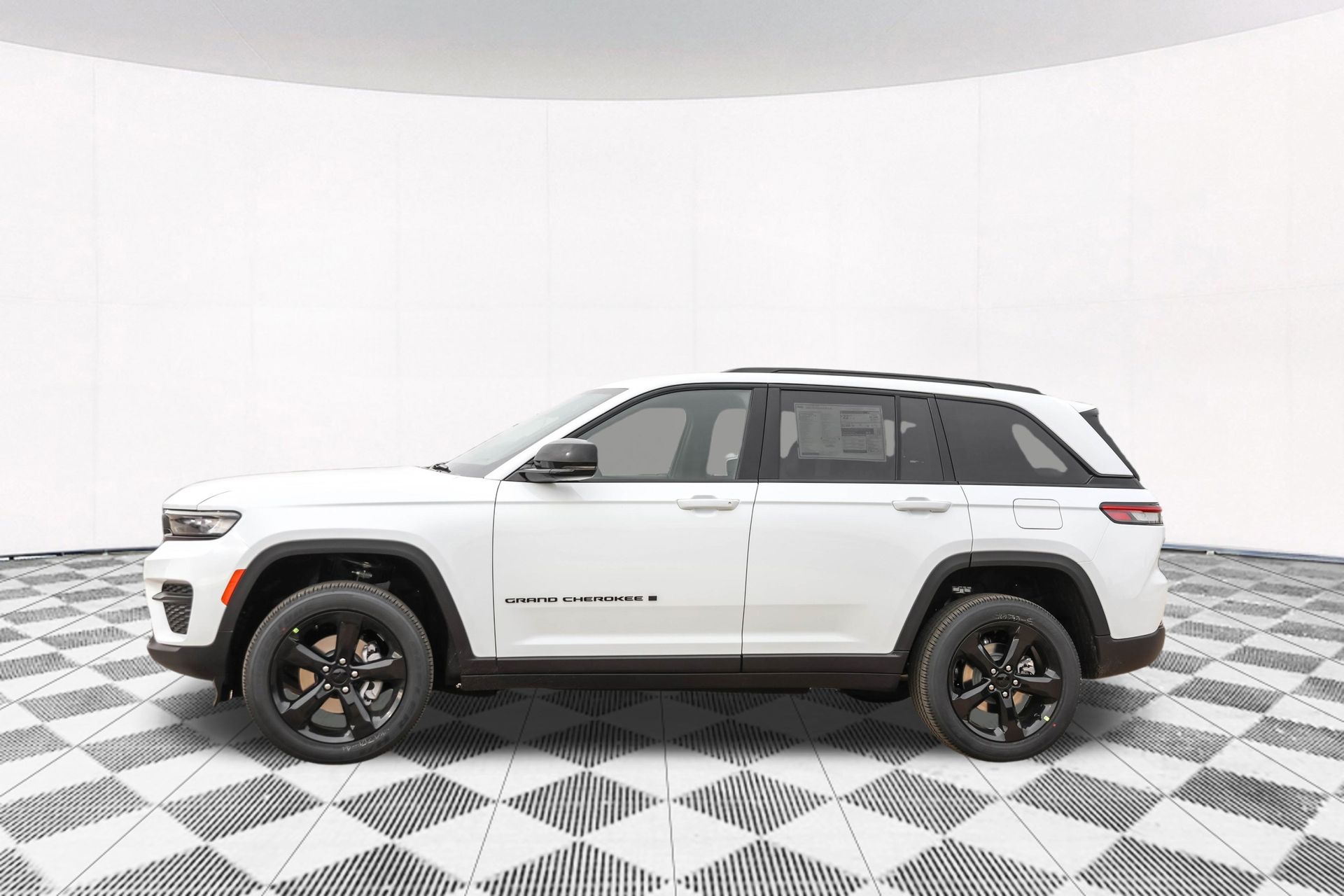2025 JEEP GRAND CHEROKEE - Image 13
