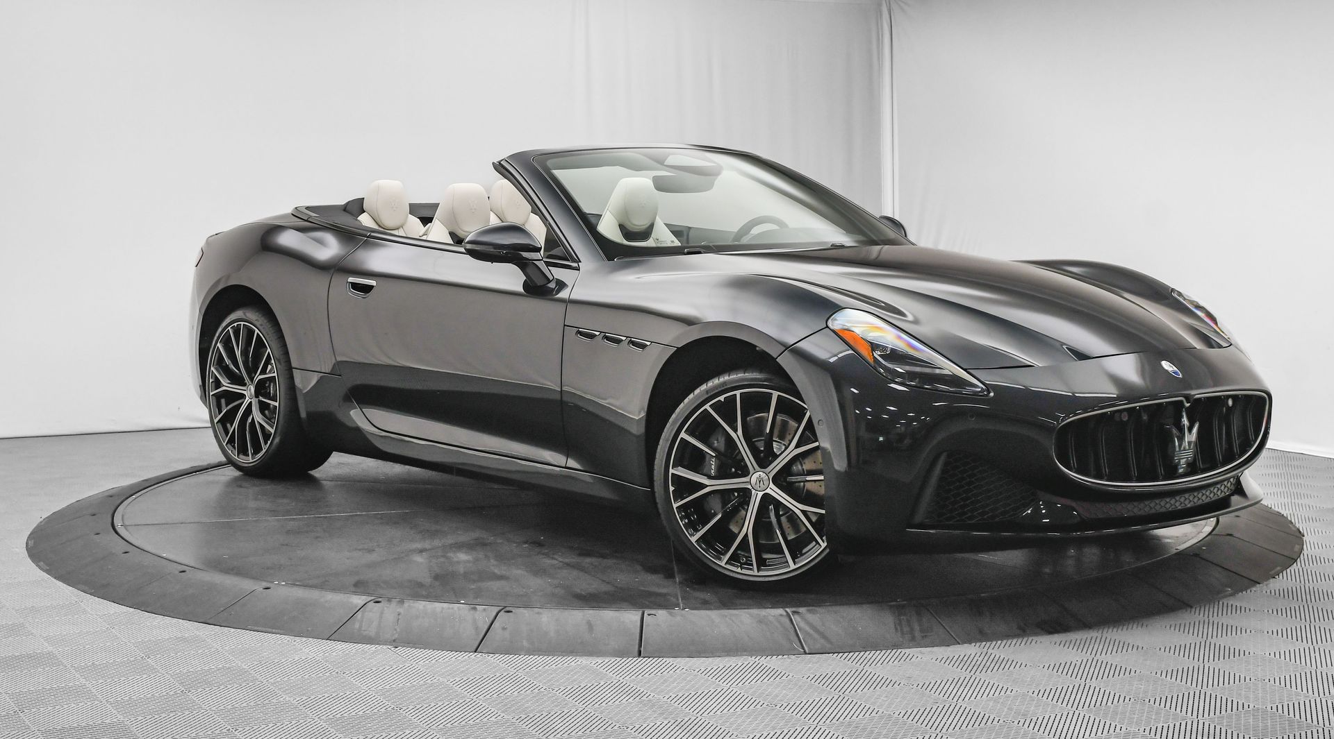 2025 Maserati GranCabrio Base