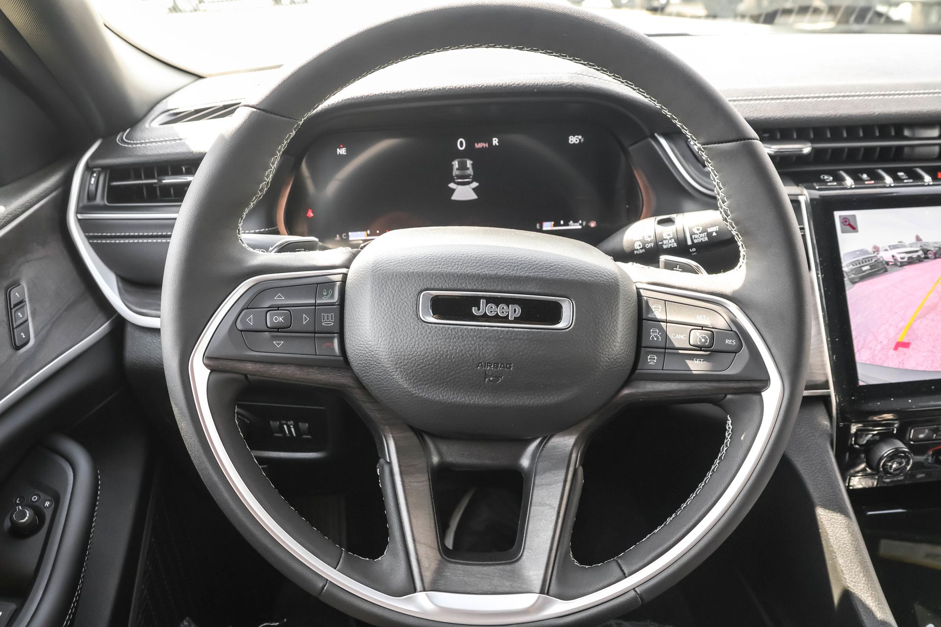 2025 JEEP GRAND CHEROKEE - Image 27