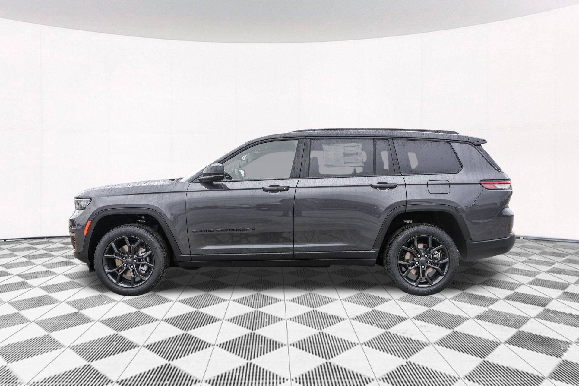 2025 JEEP GRAND CHEROKEE L - Image 11