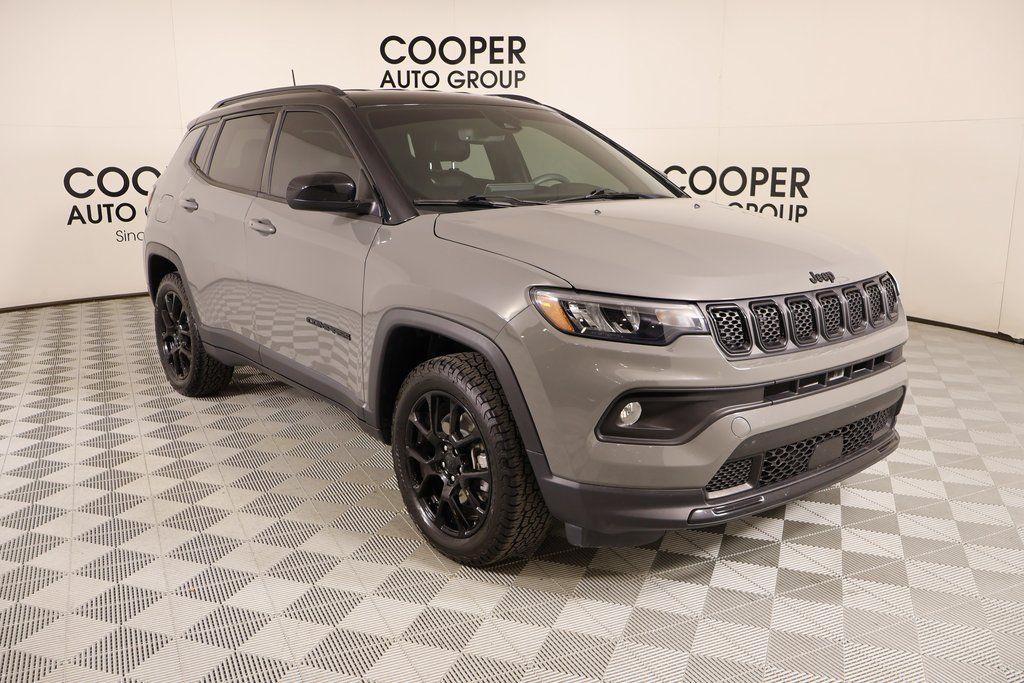 2023 Jeep Compass Altitude 4WD