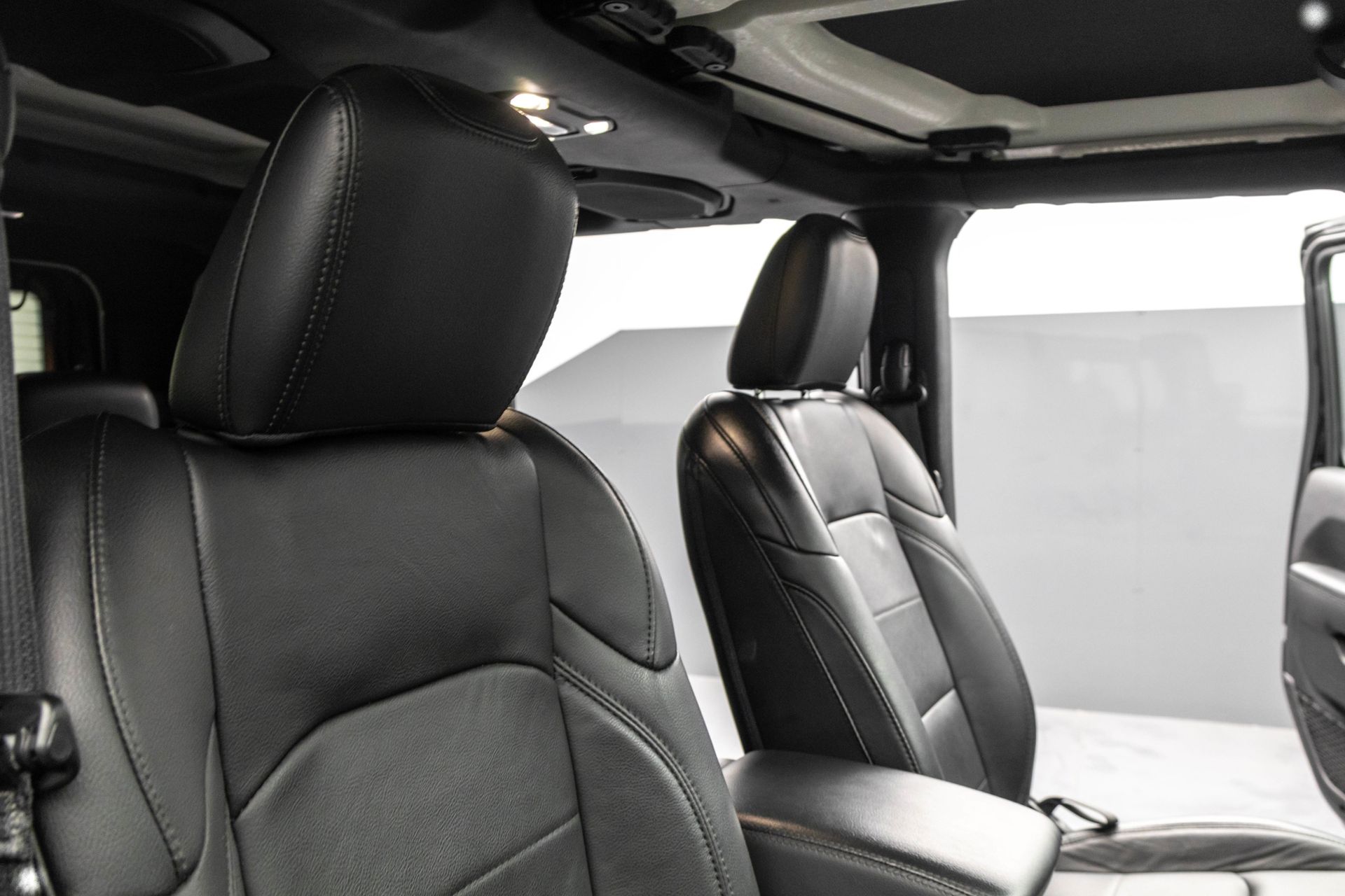 2022 JEEP WRANGLER - Image 39