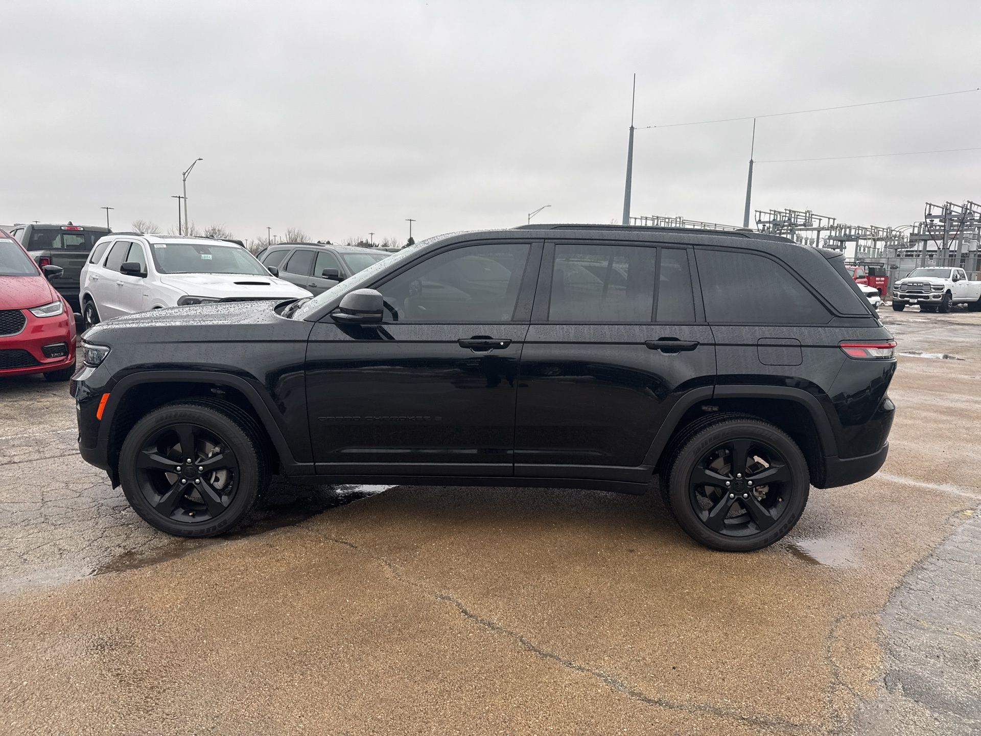 2023 JEEP GRAND CHEROKEE - Image 9