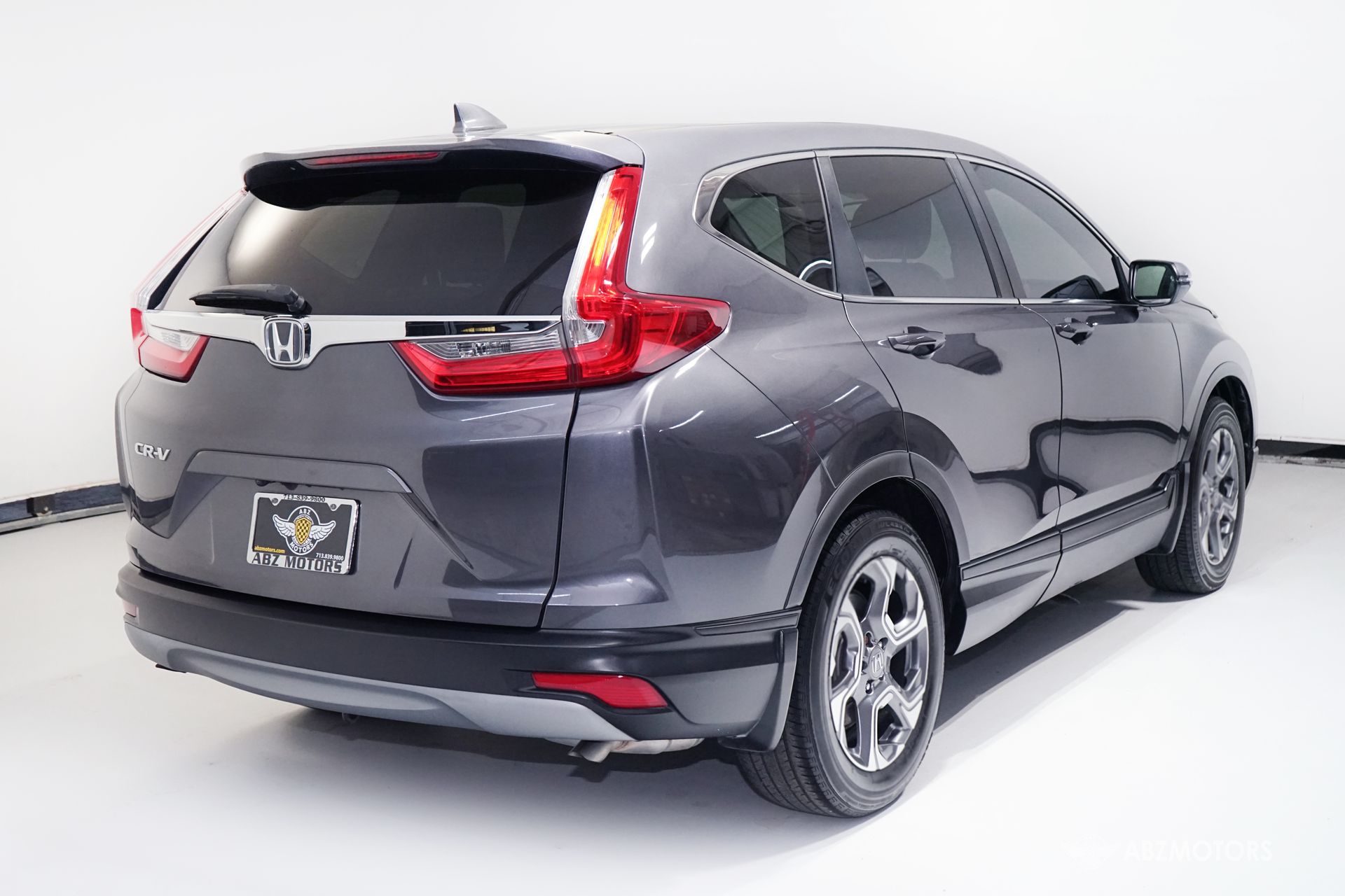 View vehicle photo 5