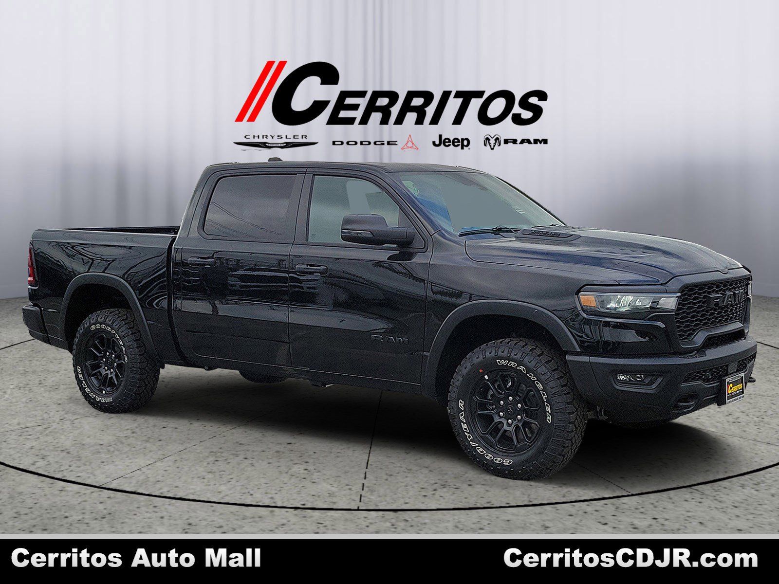 Diamond Black Crystal Pearlcoat 2026 RAM 1500 Pickup Truck Four-Wheel Drive 8-Speed Automatic