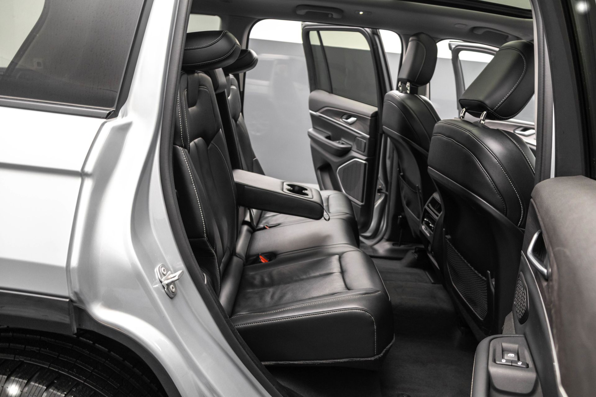 2022 JEEP GRAND CHEROKEE - Image 35