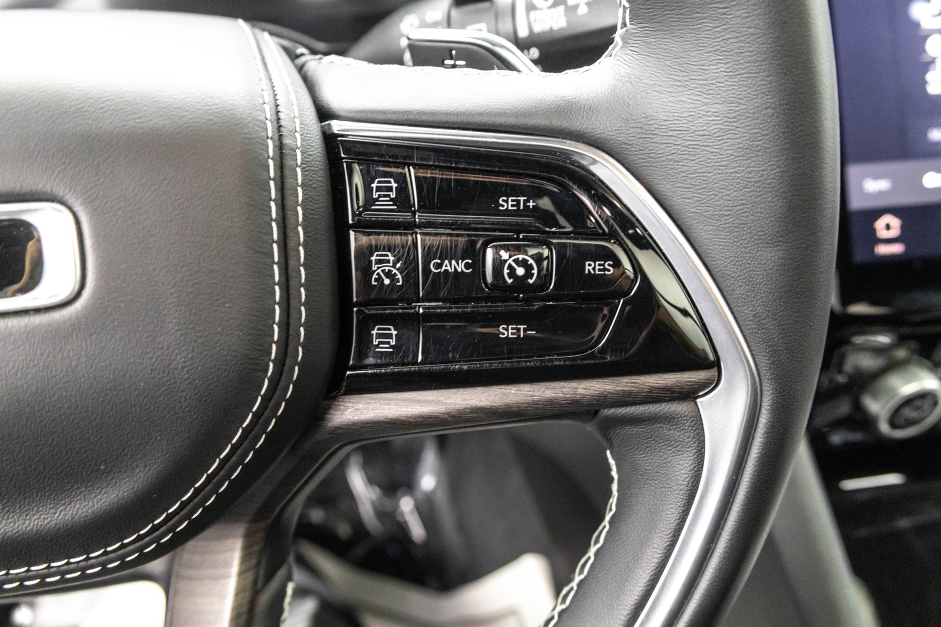 2021 JEEP GRAND CHEROKEE L - Image 22