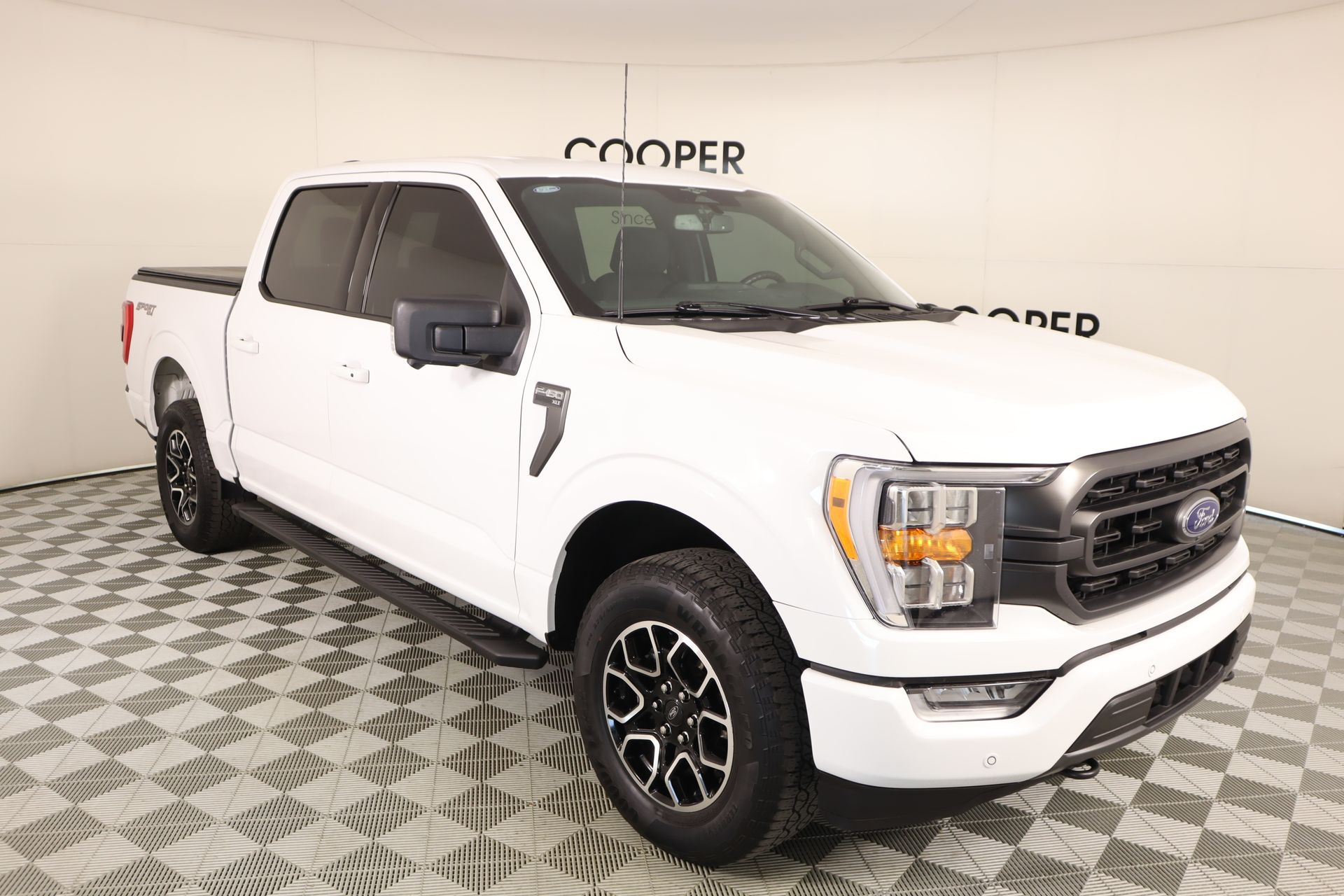 2023 Ford F-150 XLT SuperCrew 4WD