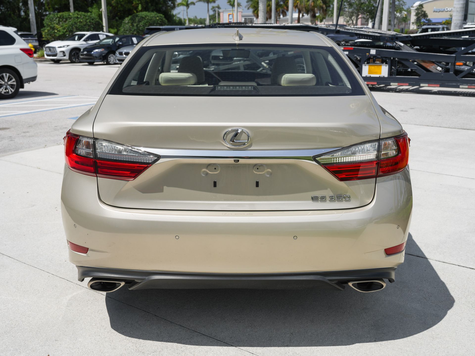used 2018 Lexus ES car, priced at $26,300