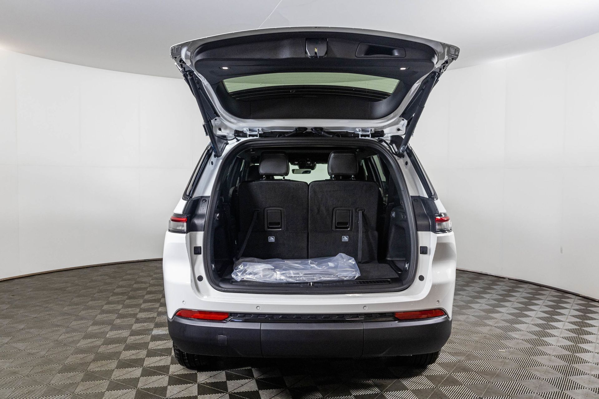 2025 JEEP GRAND CHEROKEE L - Image 33