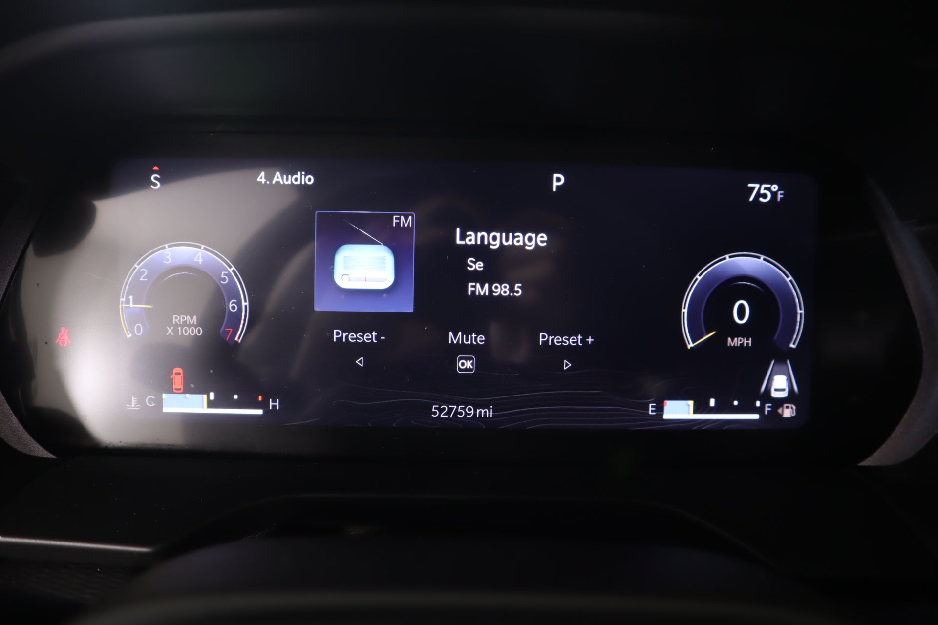 View vehicle photo 4