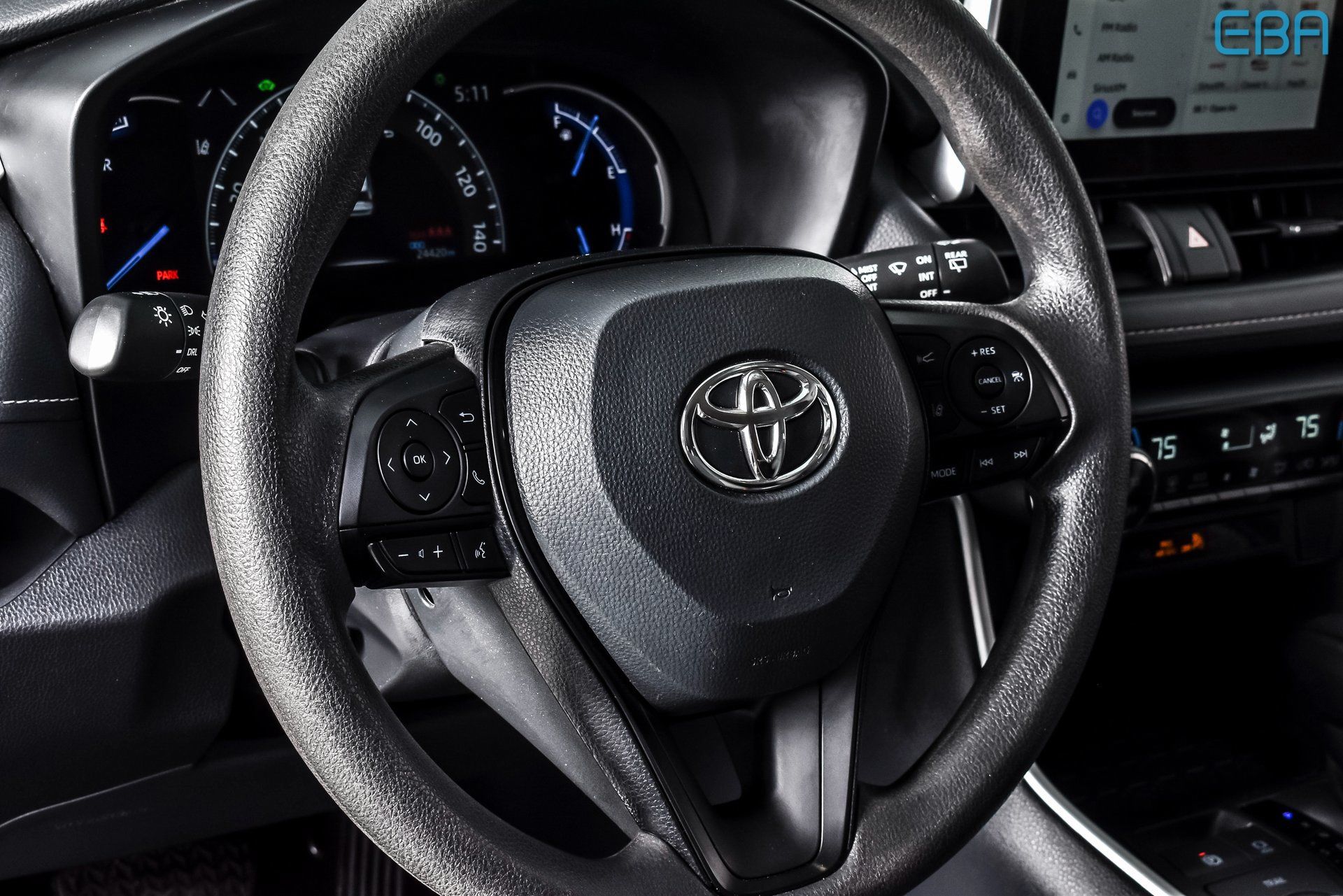 2025 Toyota RAV4 LE - Photo 18
