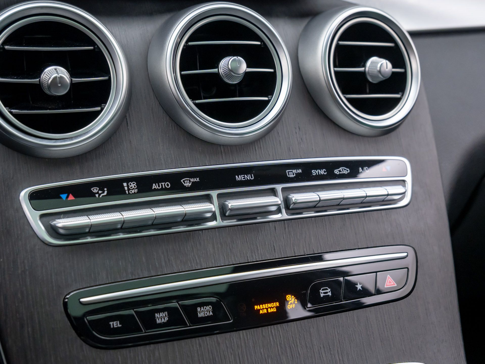 2021 Mercedes-Benz GLC GLC 300 photo