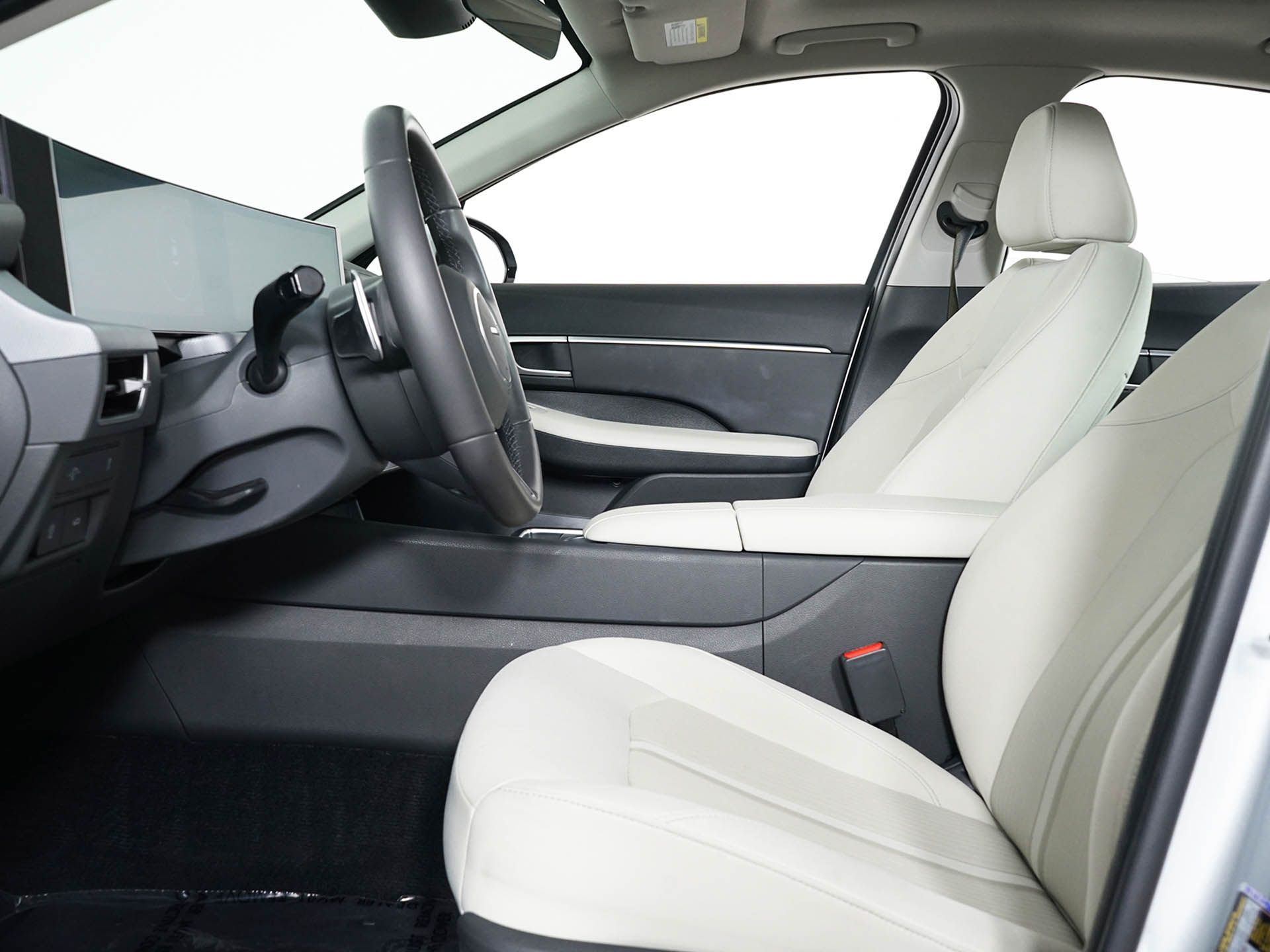 2025 Hyundai Sonata SEL - Photo 4
