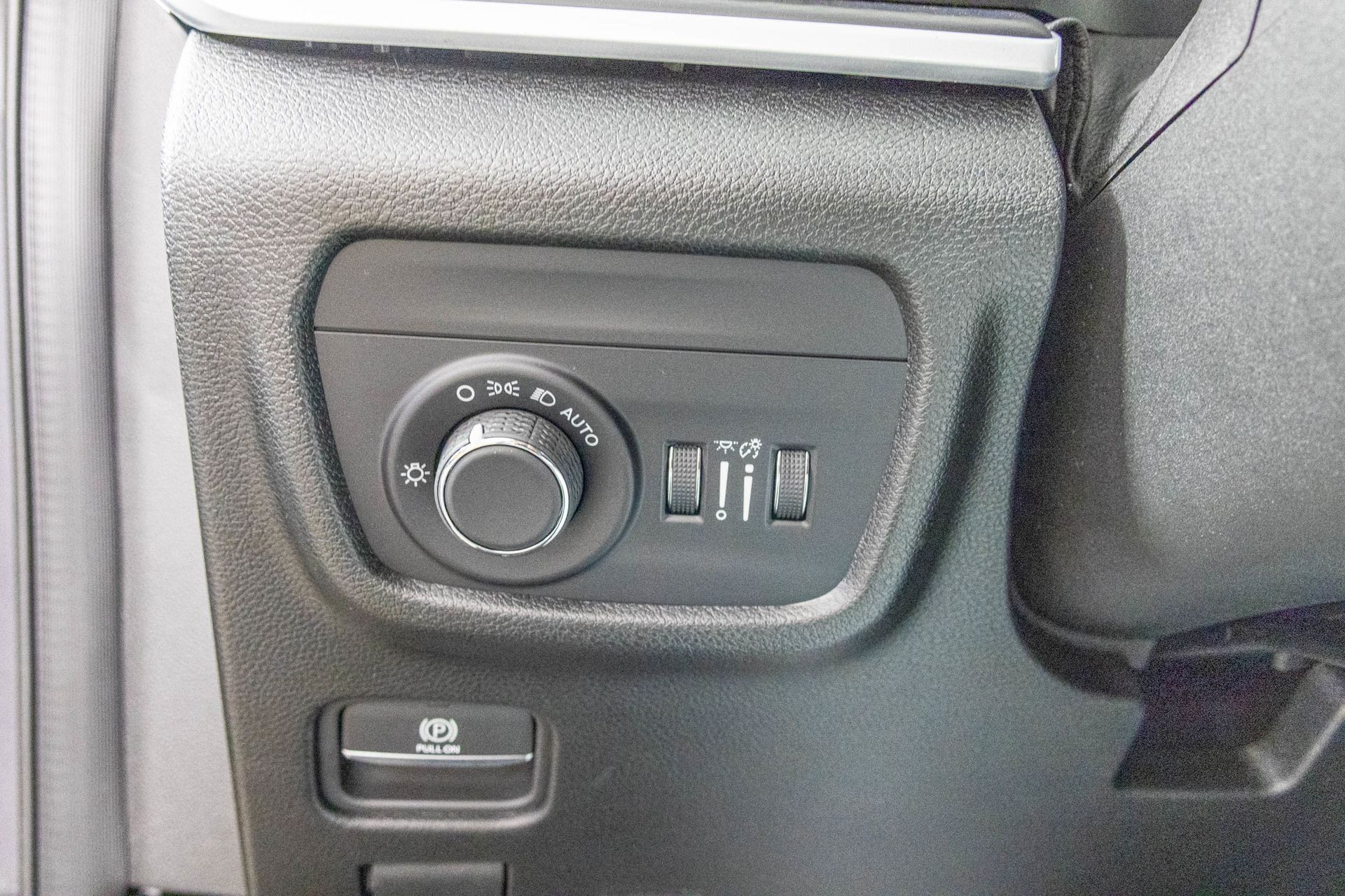 2025 JEEP GRAND CHEROKEE L - Image 18