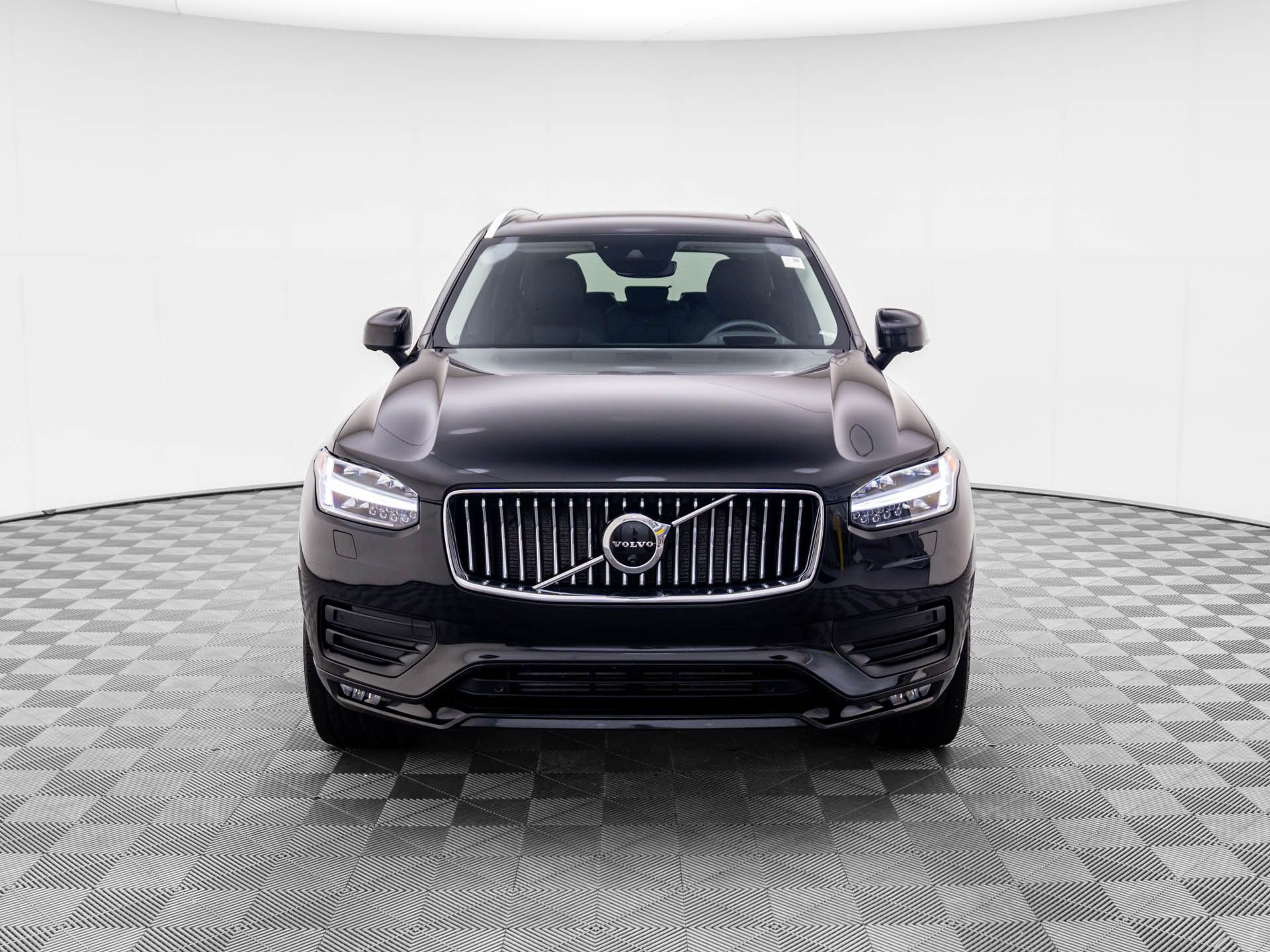 2022 Volvo XC90 T5 Momentum photo