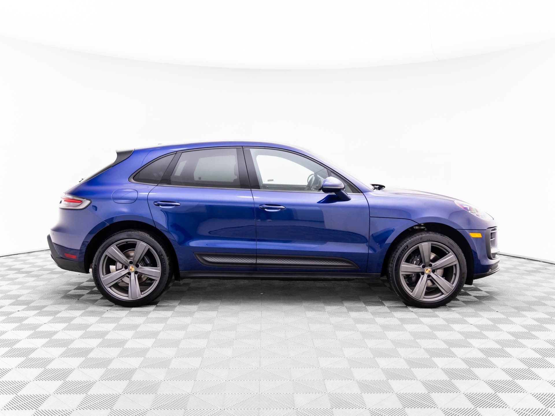 2024 Porsche Macan  photo