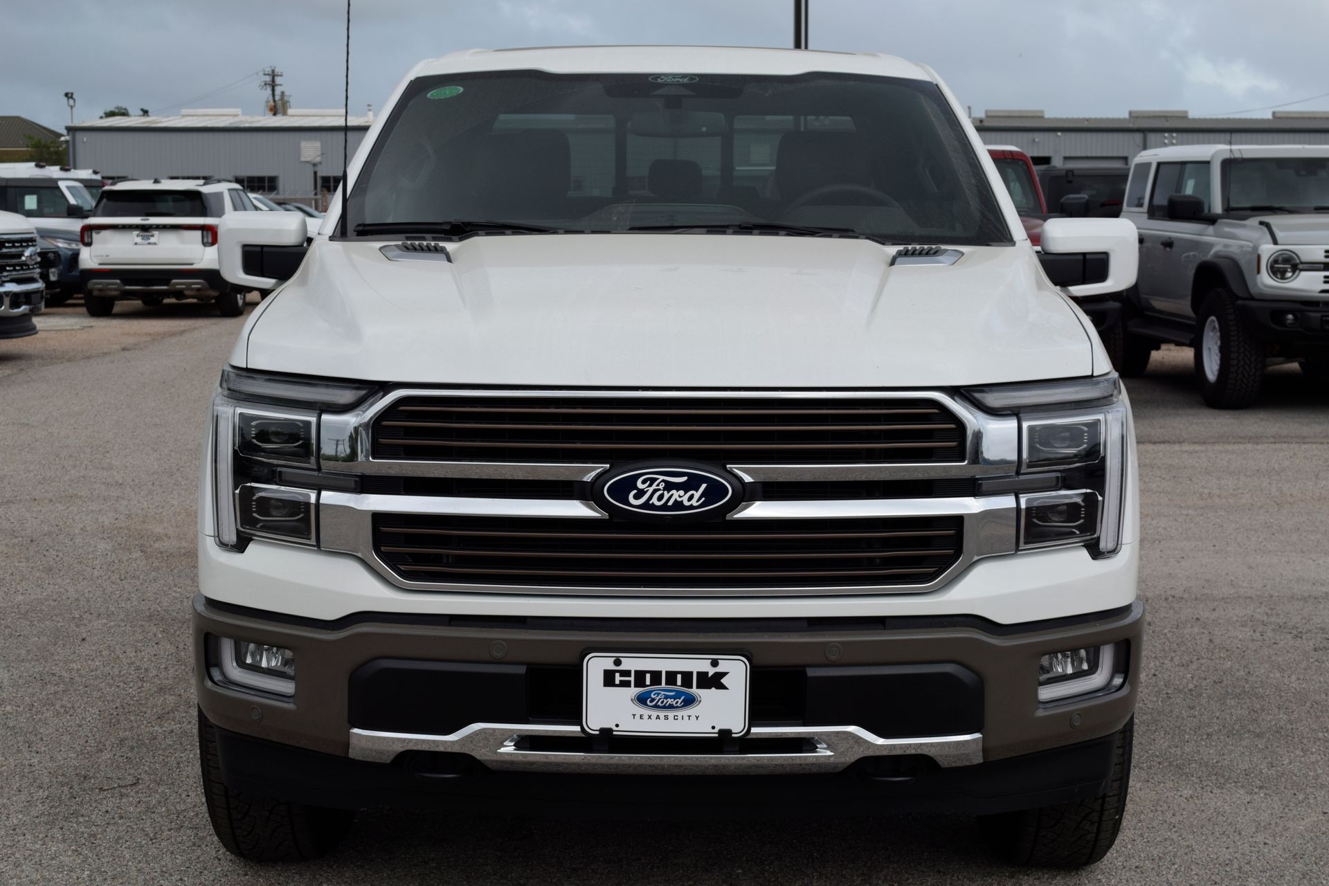 View vehicle photo 2