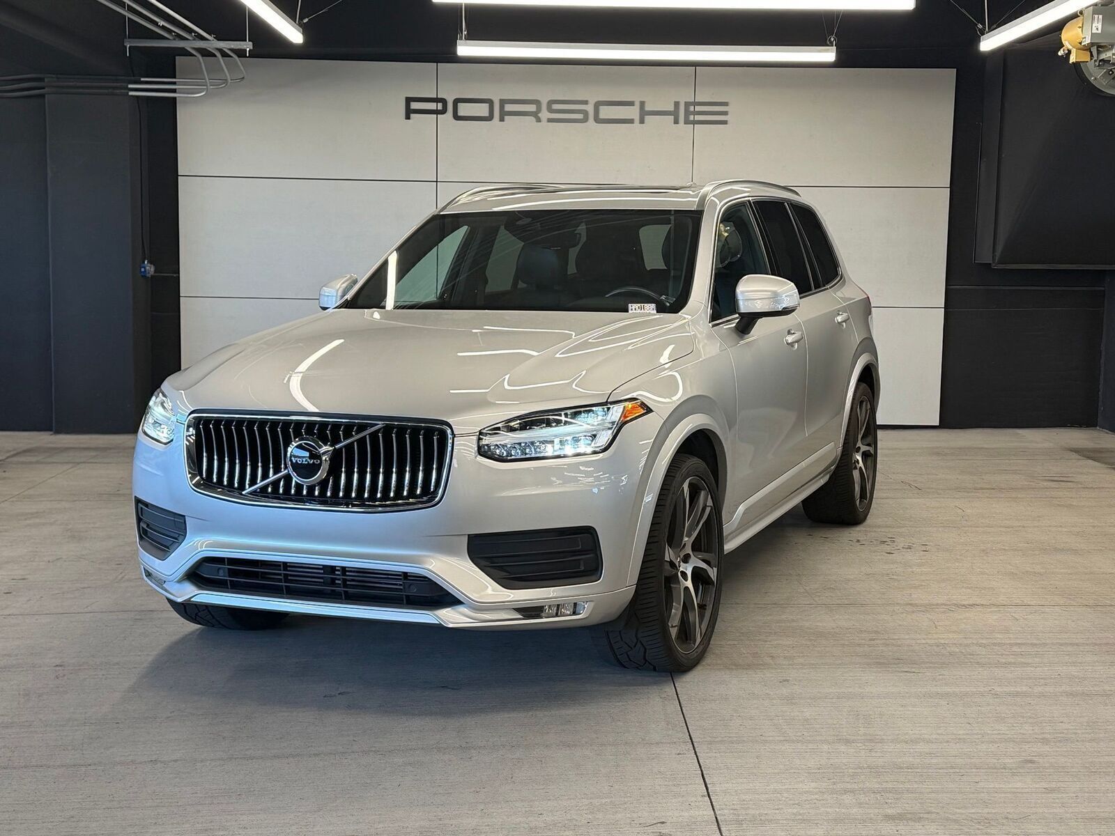 2020 Volvo XC90 T5 Momentum AWD