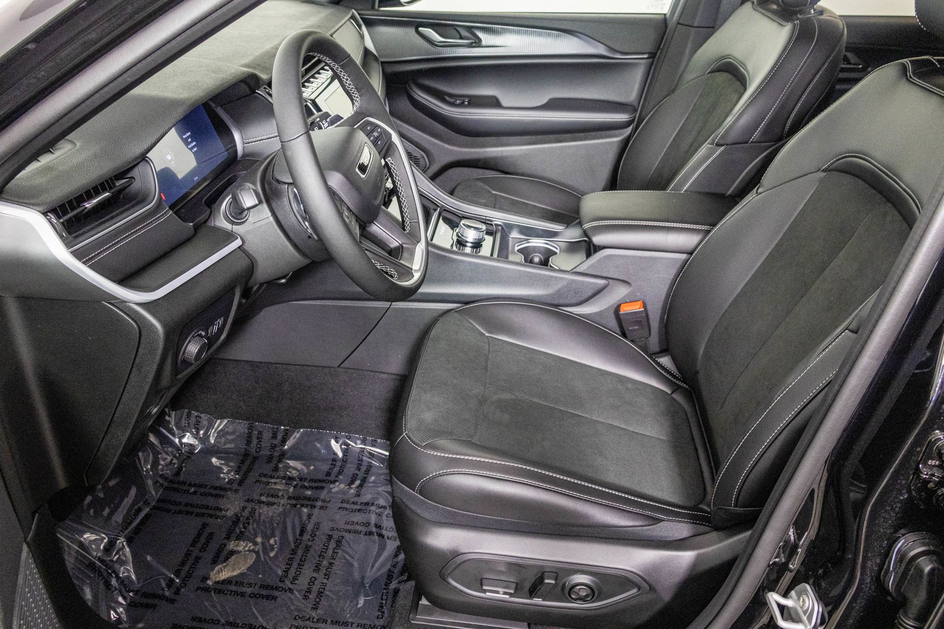 2025 JEEP GRAND CHEROKEE L - Image 15