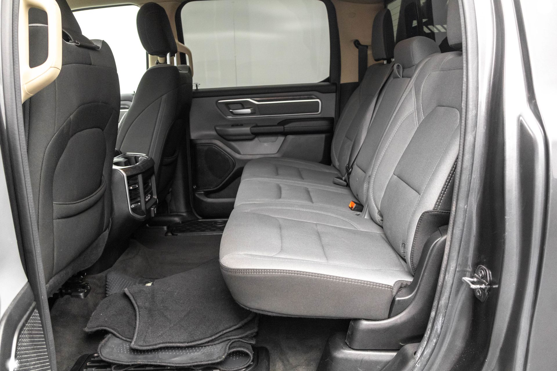 2020 RAM 1500 - Image 32