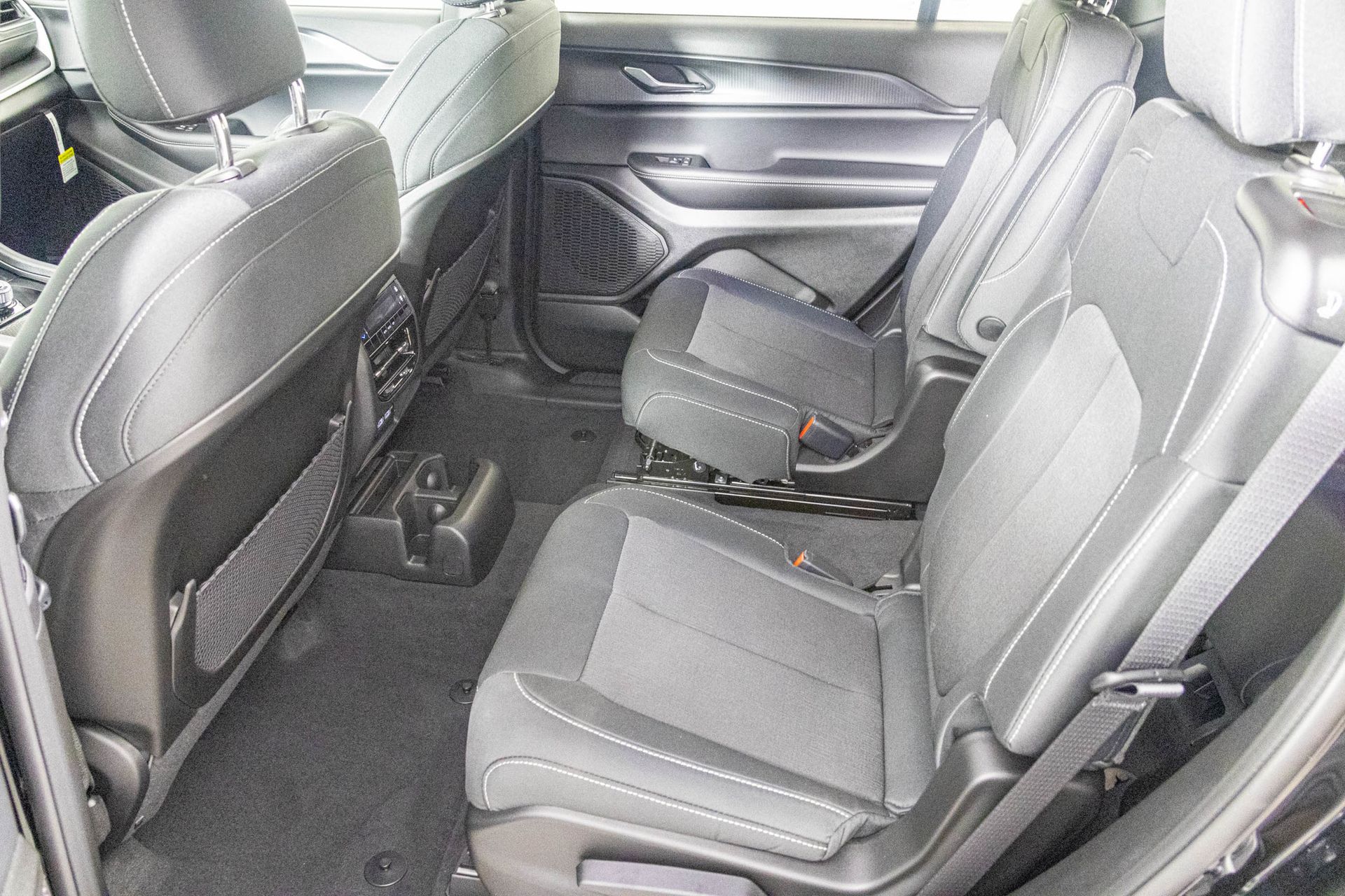 2025 JEEP GRAND CHEROKEE L - Image 27