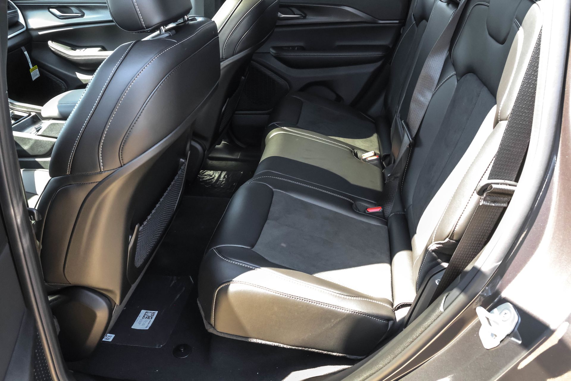 2025 JEEP GRAND CHEROKEE - Image 15