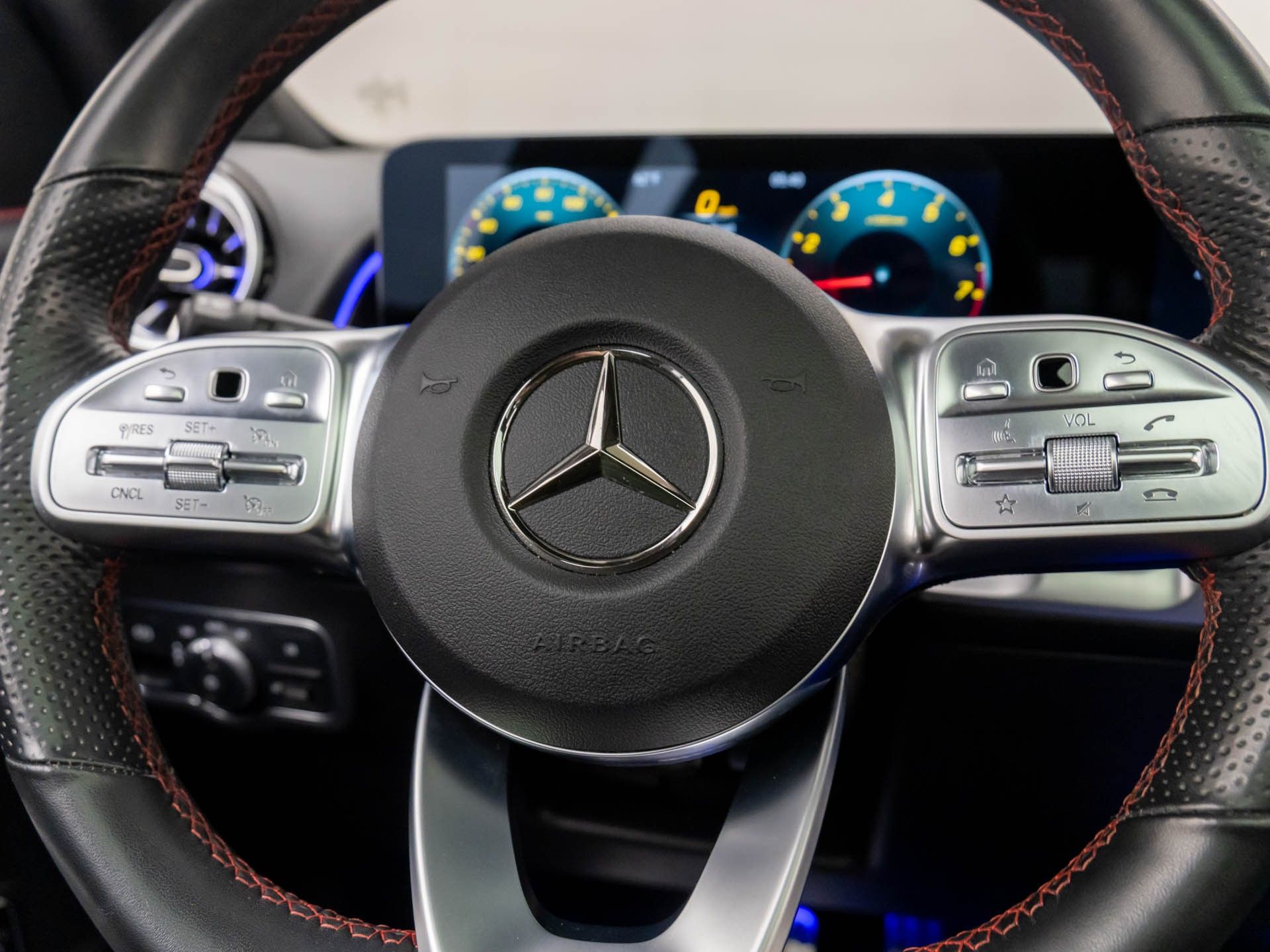 2022 Mercedes-Benz GLB GLB 35 AMG photo