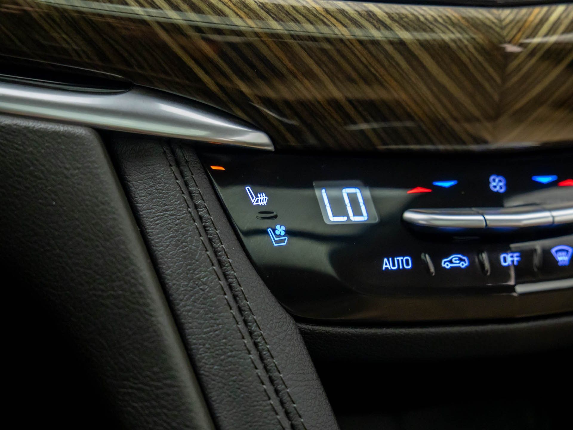 2023 Cadillac XT6 Sport photo