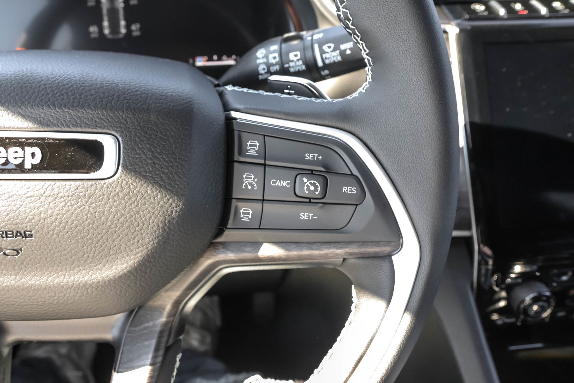 2025 JEEP GRAND CHEROKEE - Image 26