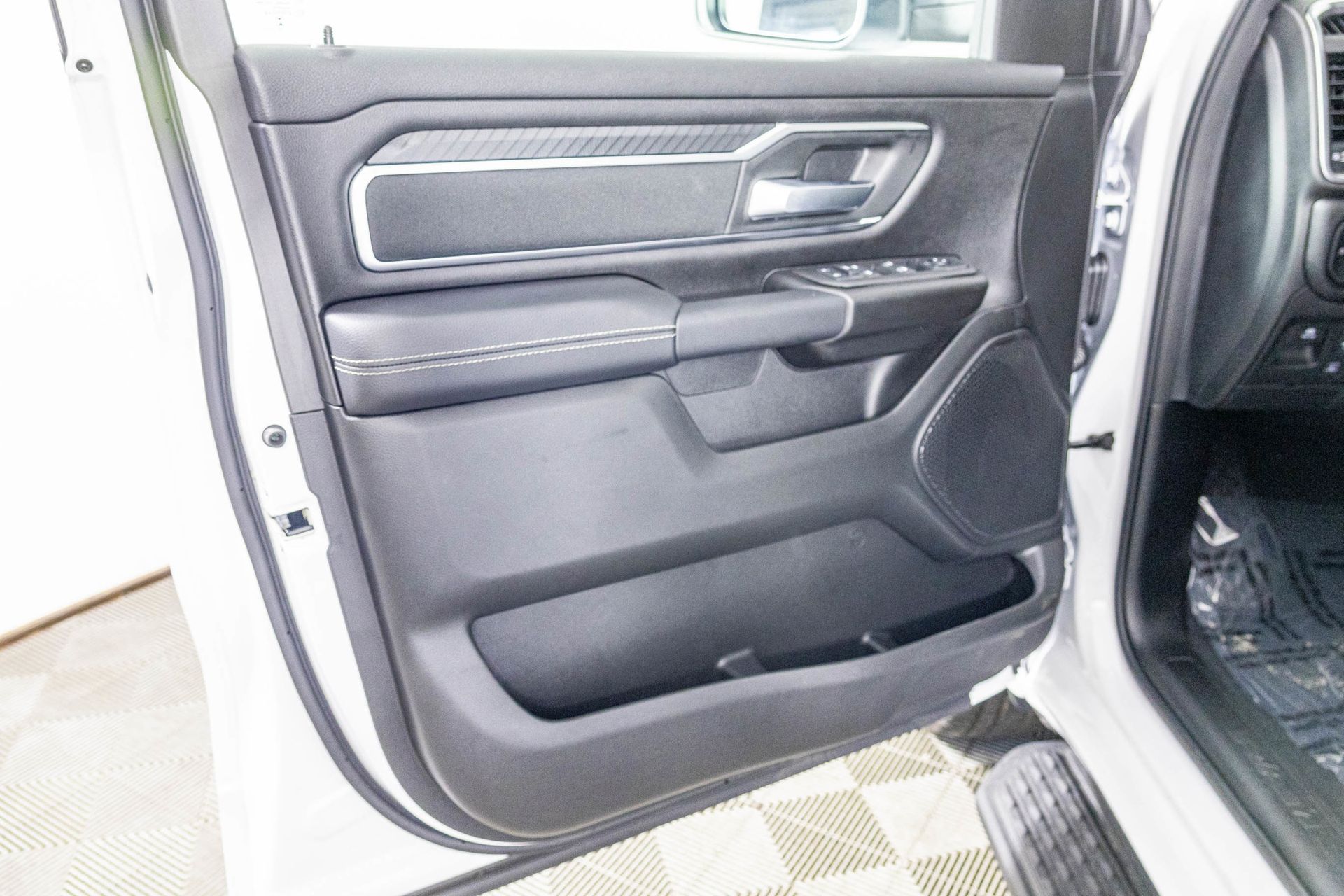 2026 RAM 1500 - Image 12