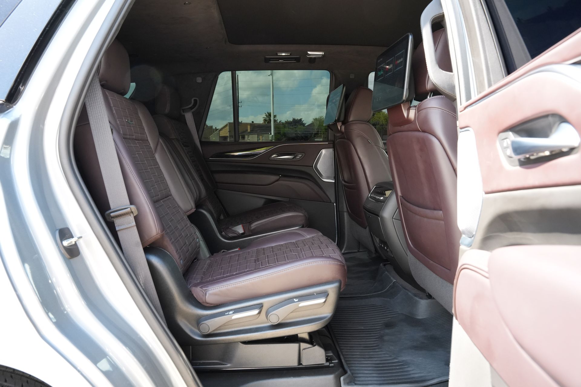 2024 Cadillac Escalade V-Series Silver at Central Houston Nissan